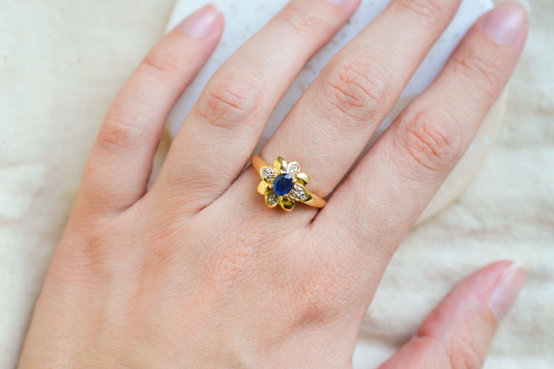 Bague pétales Saphir et Diamants