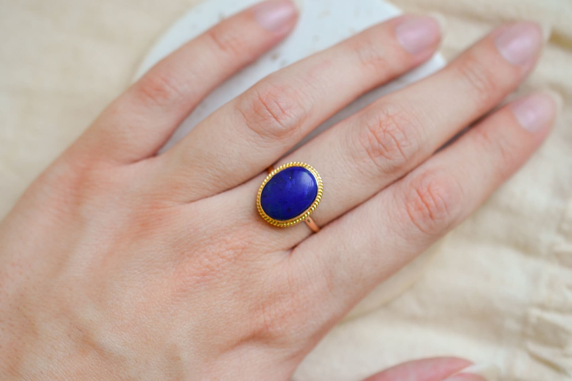 Bague ovale cabochon Lapis Lazuli