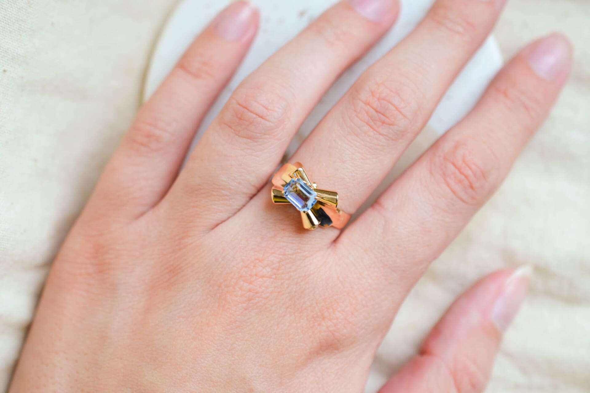 Bague Noeud Pierre Bleue Ciel