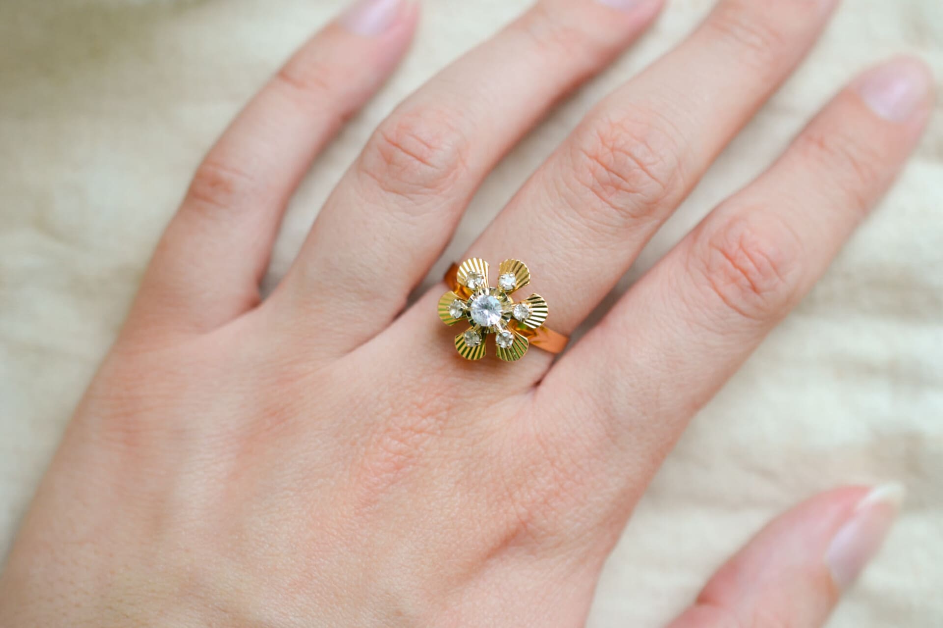 Bague fleur Oxydes pétales striés