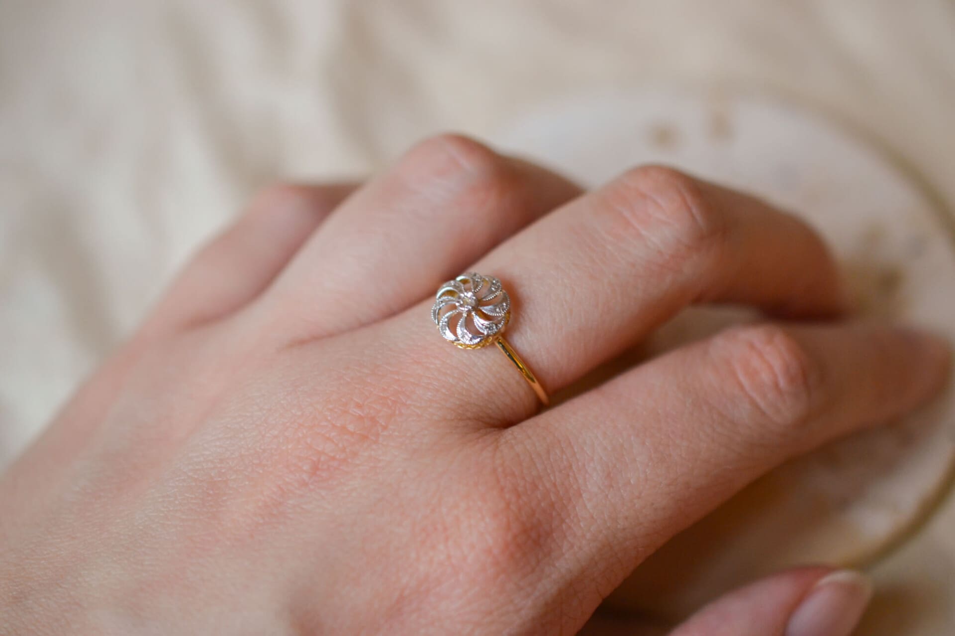 Bague Rosace ajourée Diamants