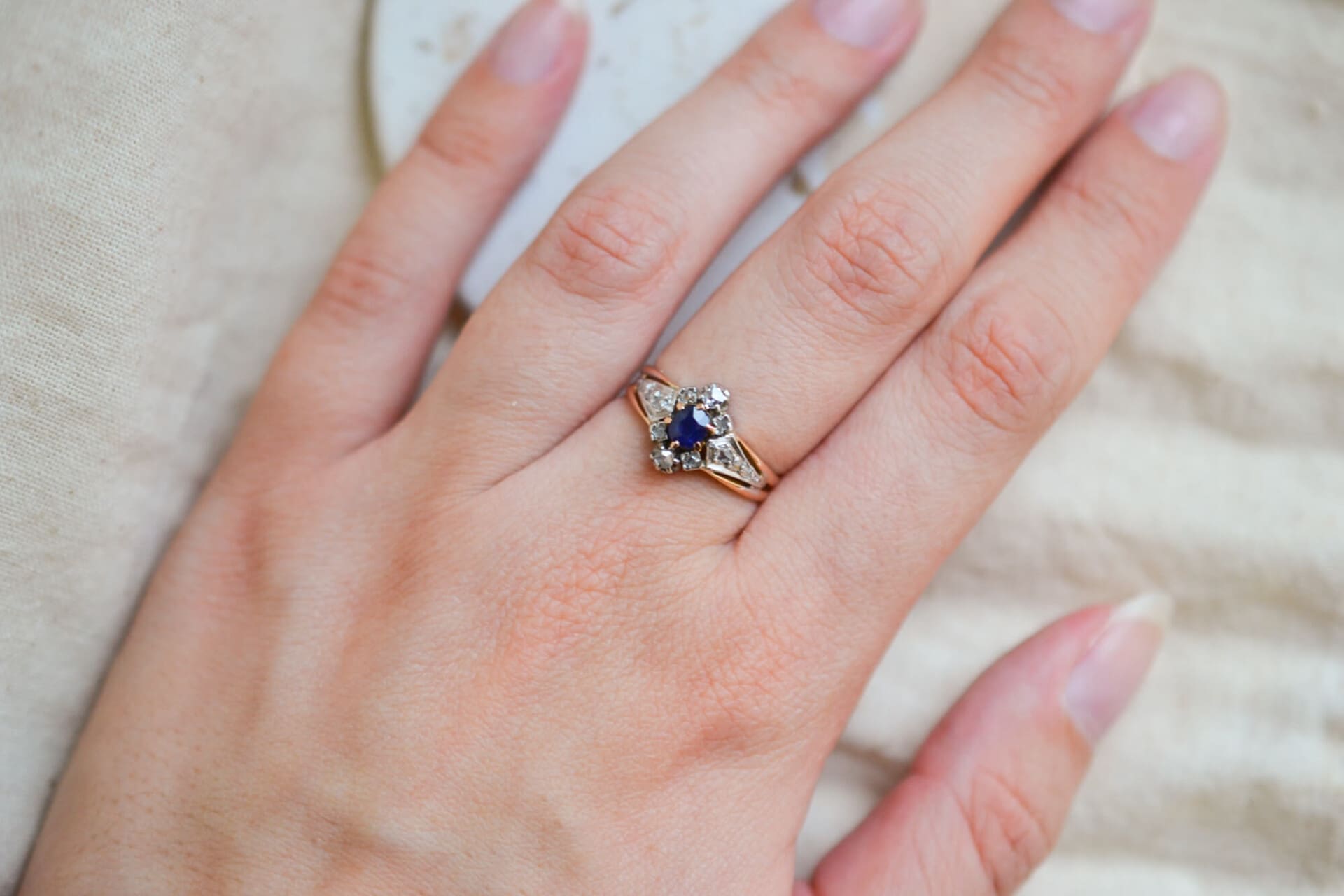 Bague Art Déco Saphir et Diamants