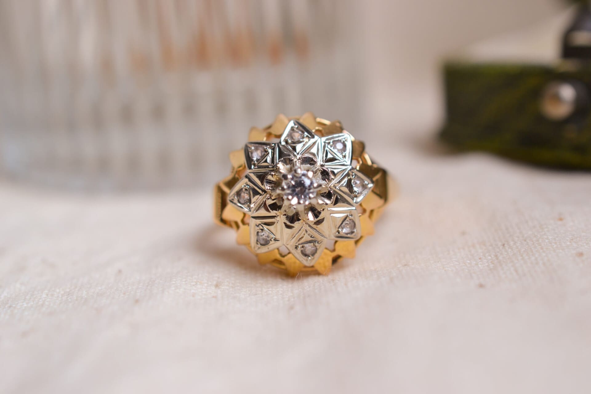 Bague dôme 2 Ors pierres blanches