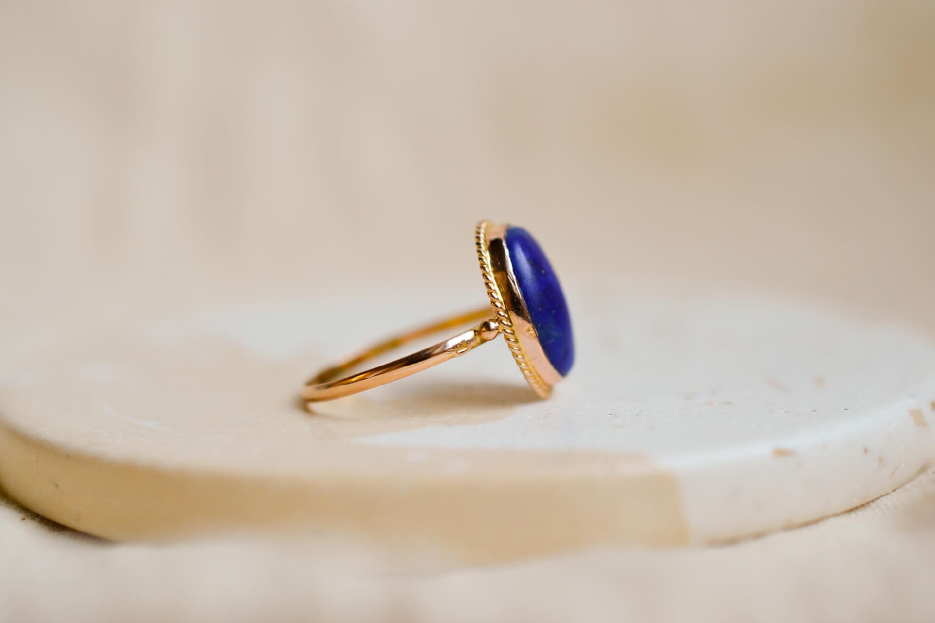 Bague ovale cabochon Lapis Lazuli