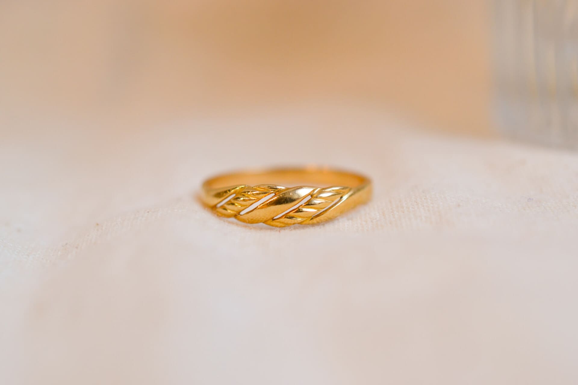 Bague torsadée ajourée