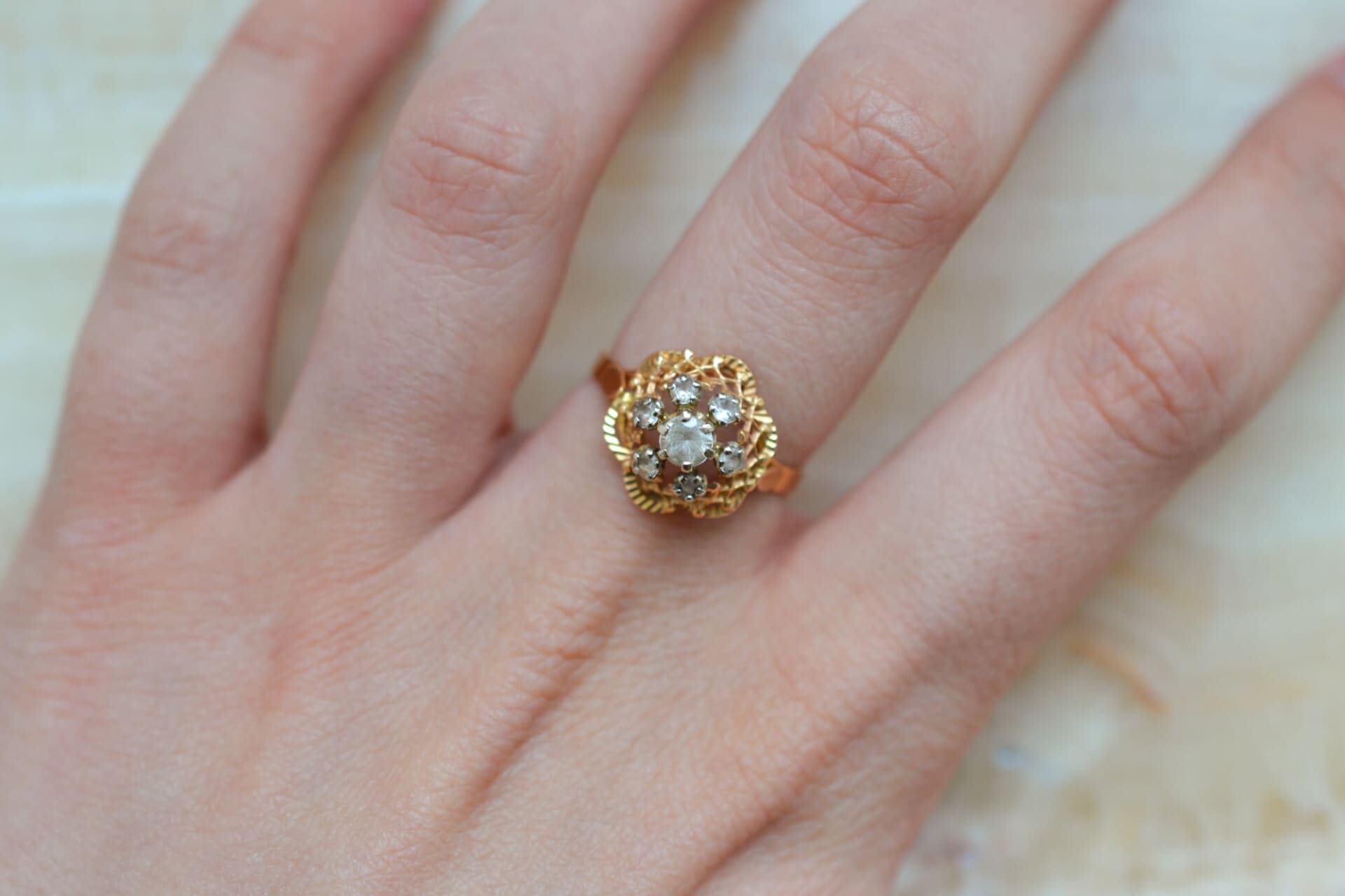 Bague fleur 2 Ors pierres blanches