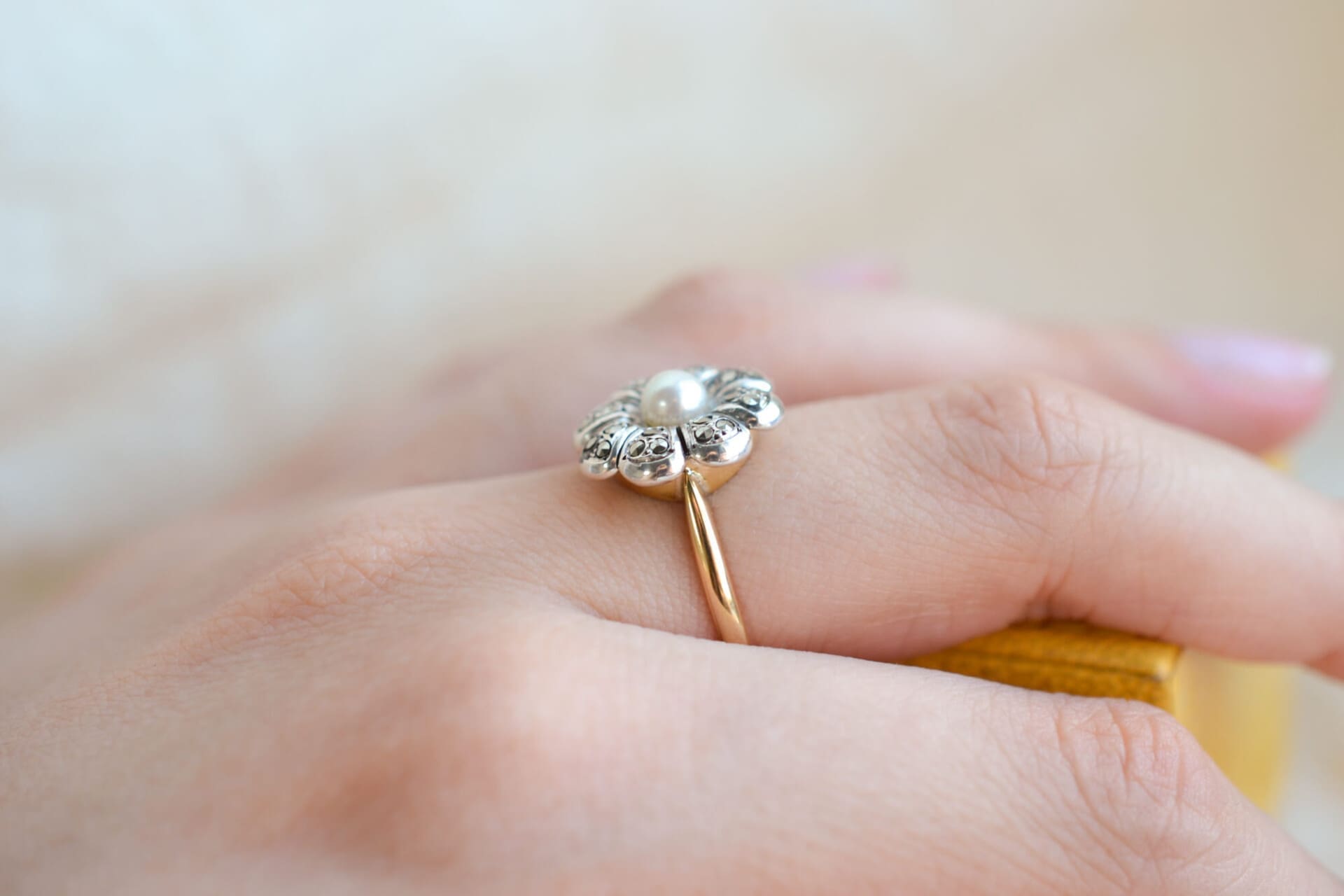 Bague fleur Marcassites et Perle