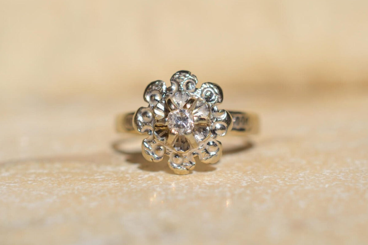Bague fleur Or blanc Oxyde