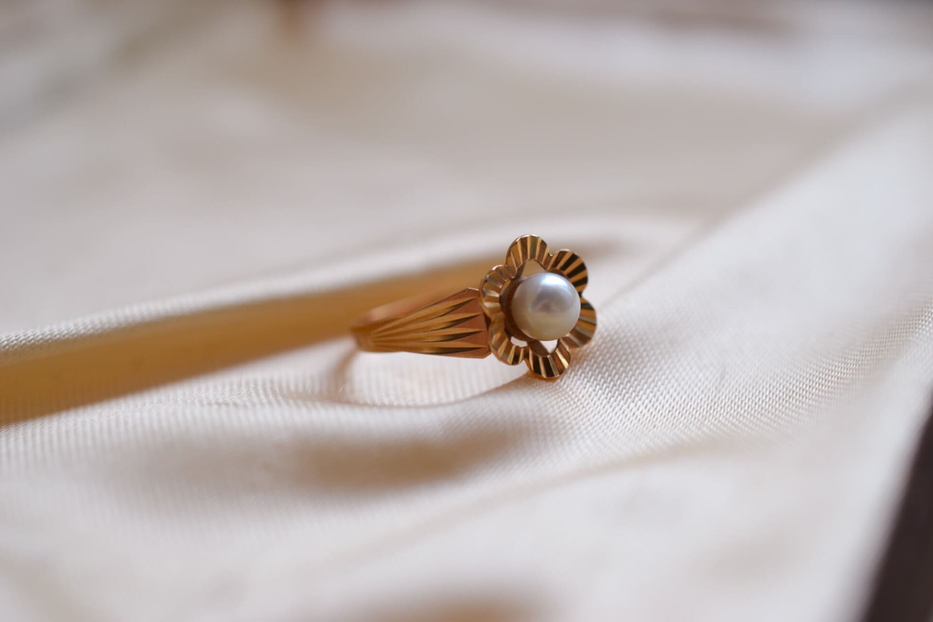 Bague fleur Perle striée