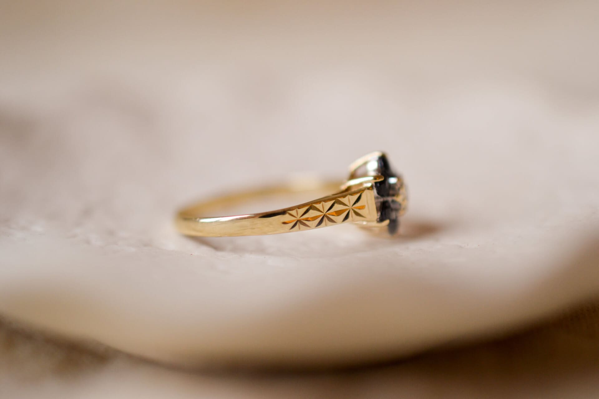 Bague fleur Saphirs et Diamant