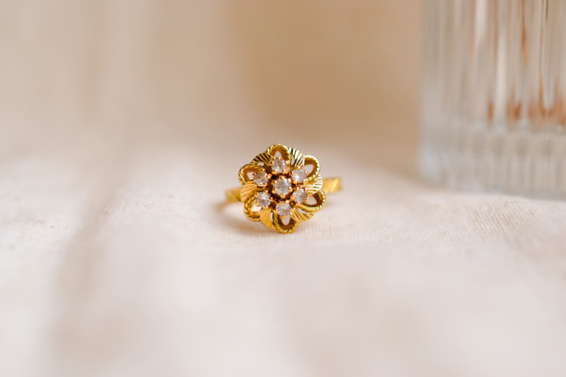 Bague fleur ciselée et striée Oxydes