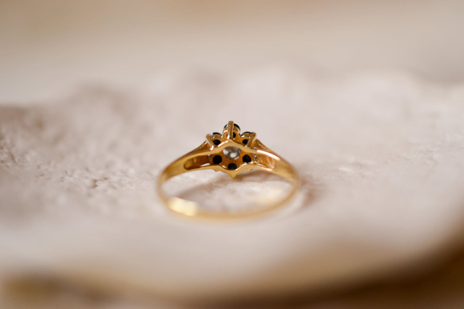 Bague fleur Saphirs et Diamant