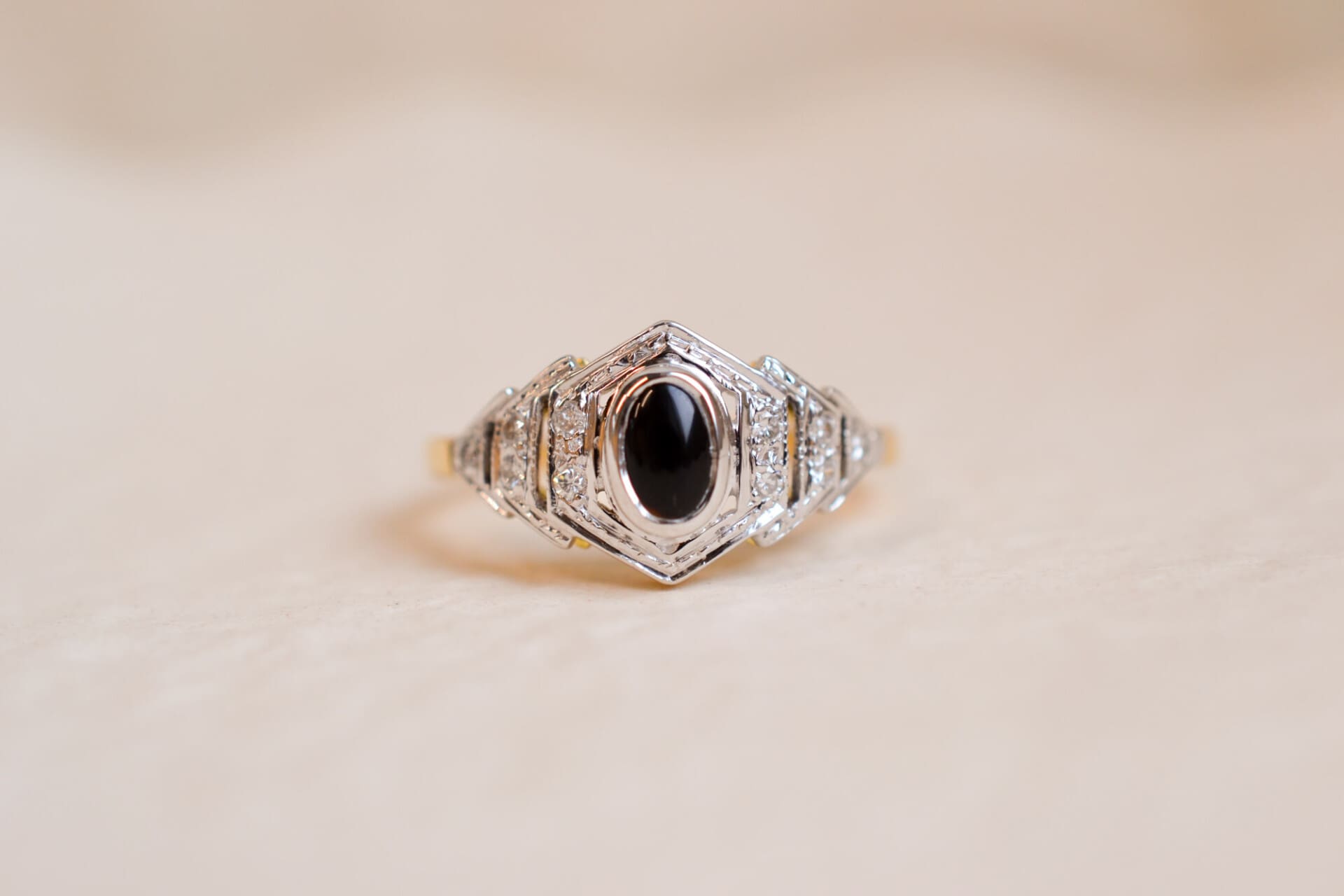 Bague hexagonale 2 Ors Onyx et Diamants