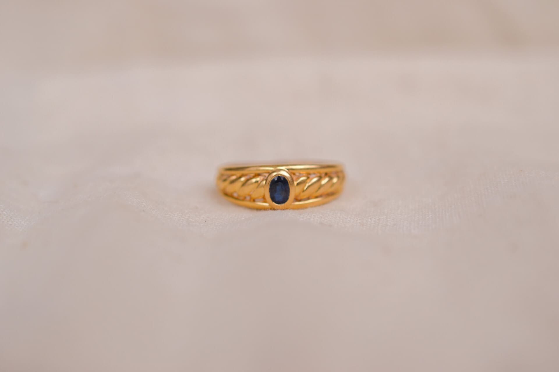 Bague jonc torsadée Saphir