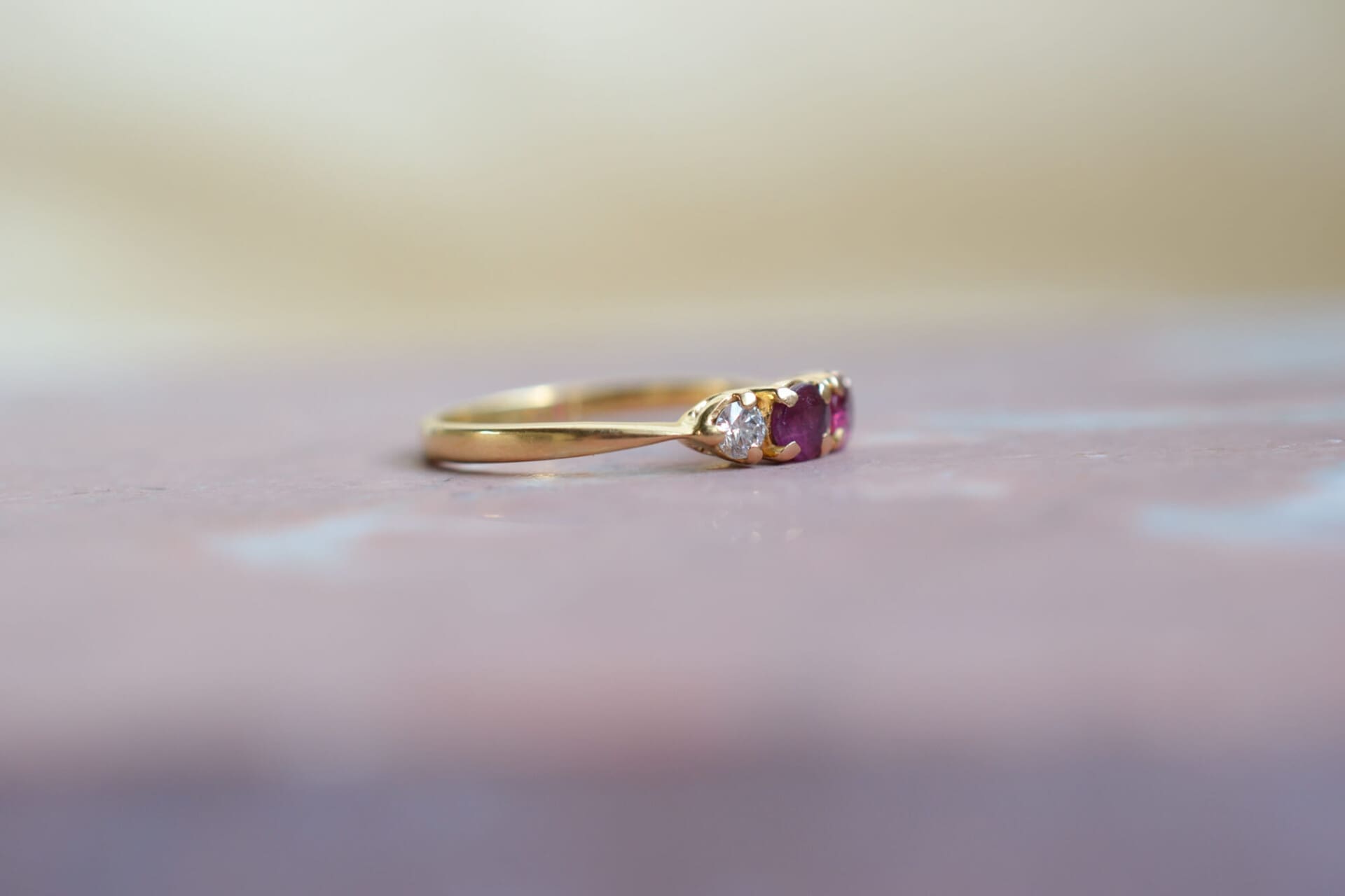 Bague jarretière Rubis et Diamants