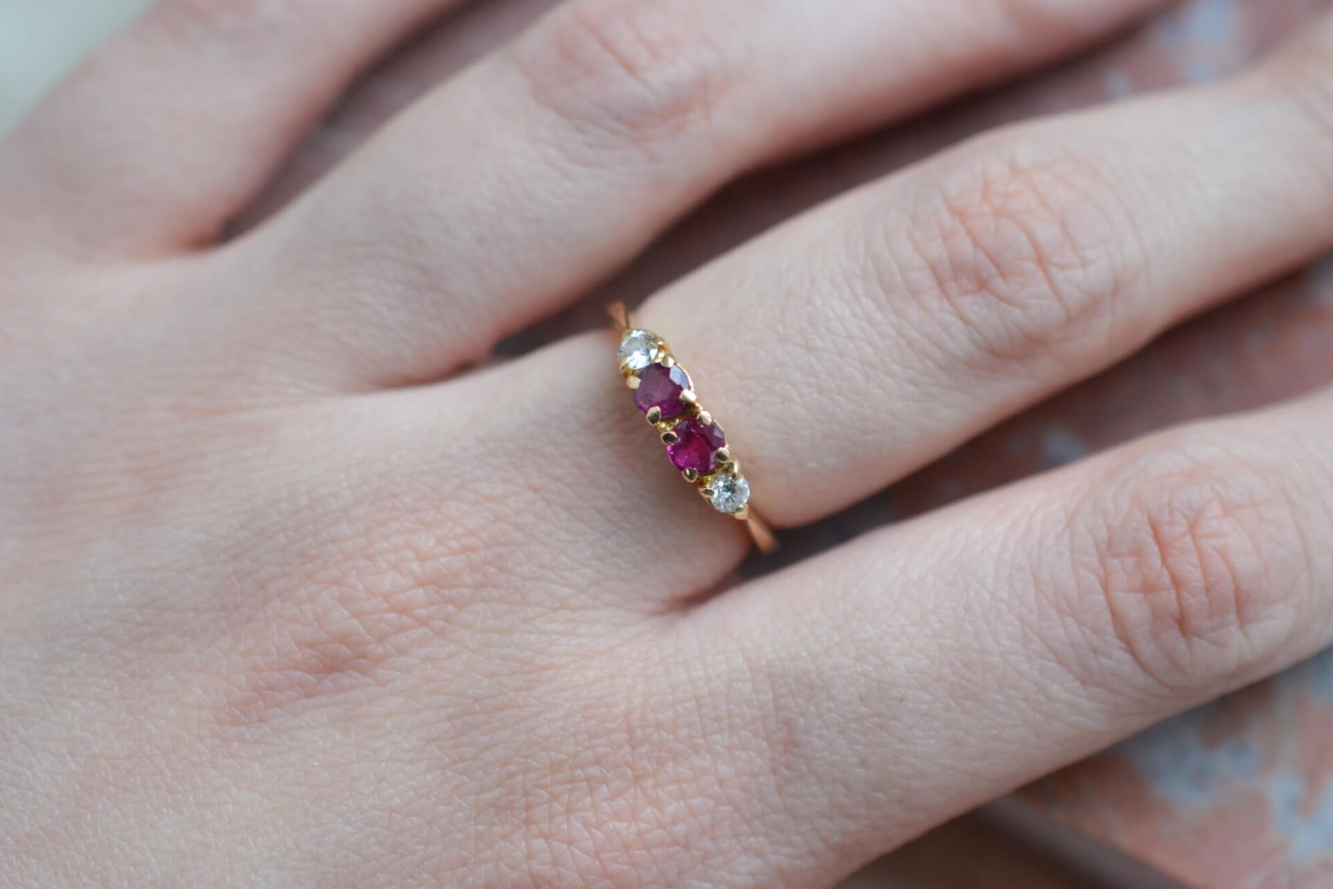 Bague jarretière Rubis et Diamants