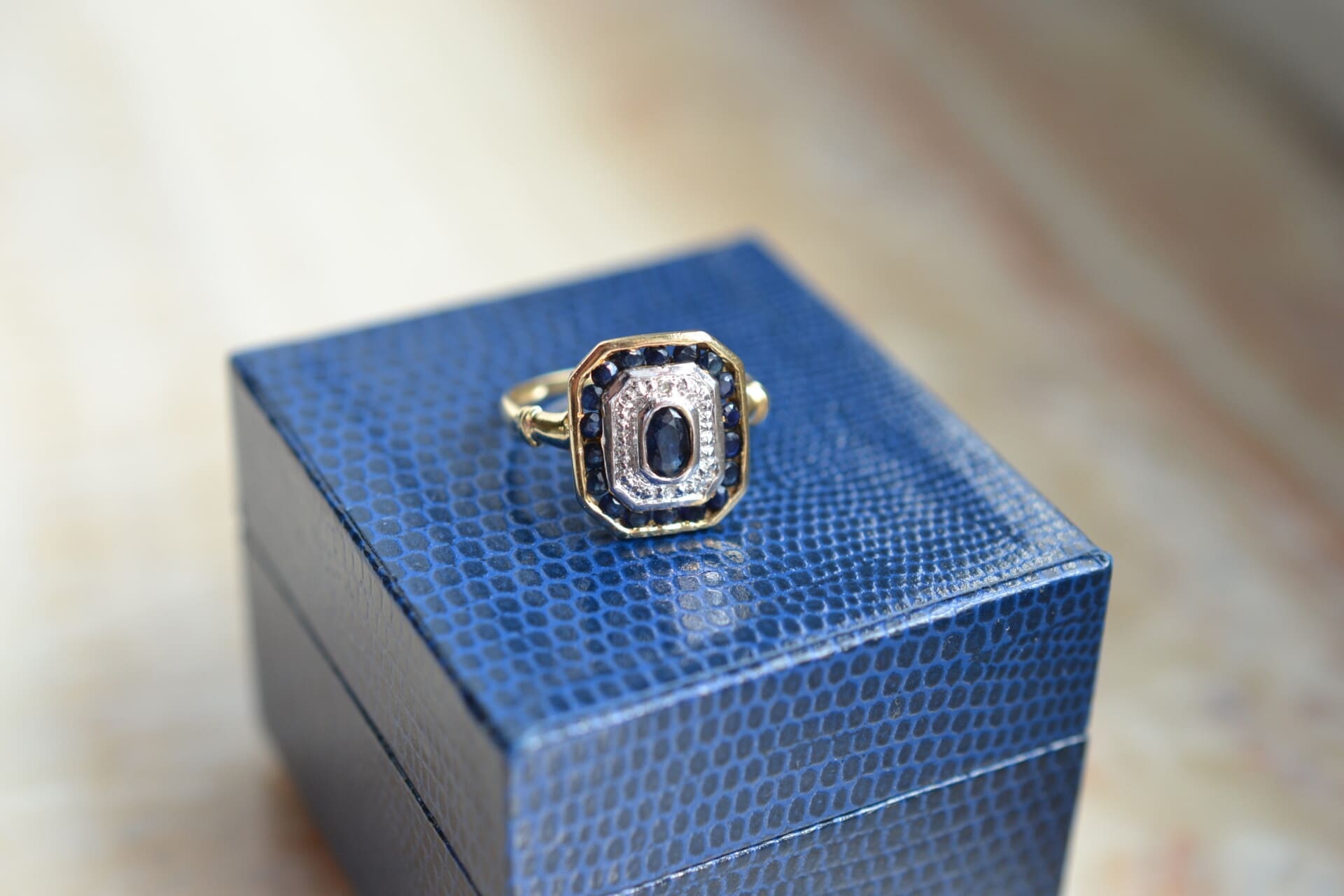 Bague Octogonale Saphirs Diamants