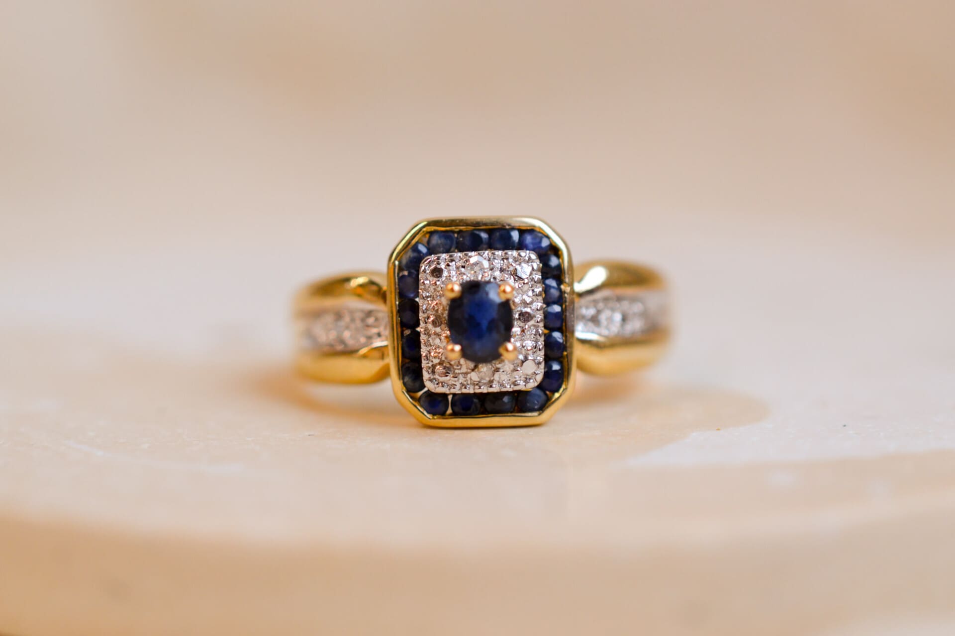 Bague Octogonale Saphirs et Diamants