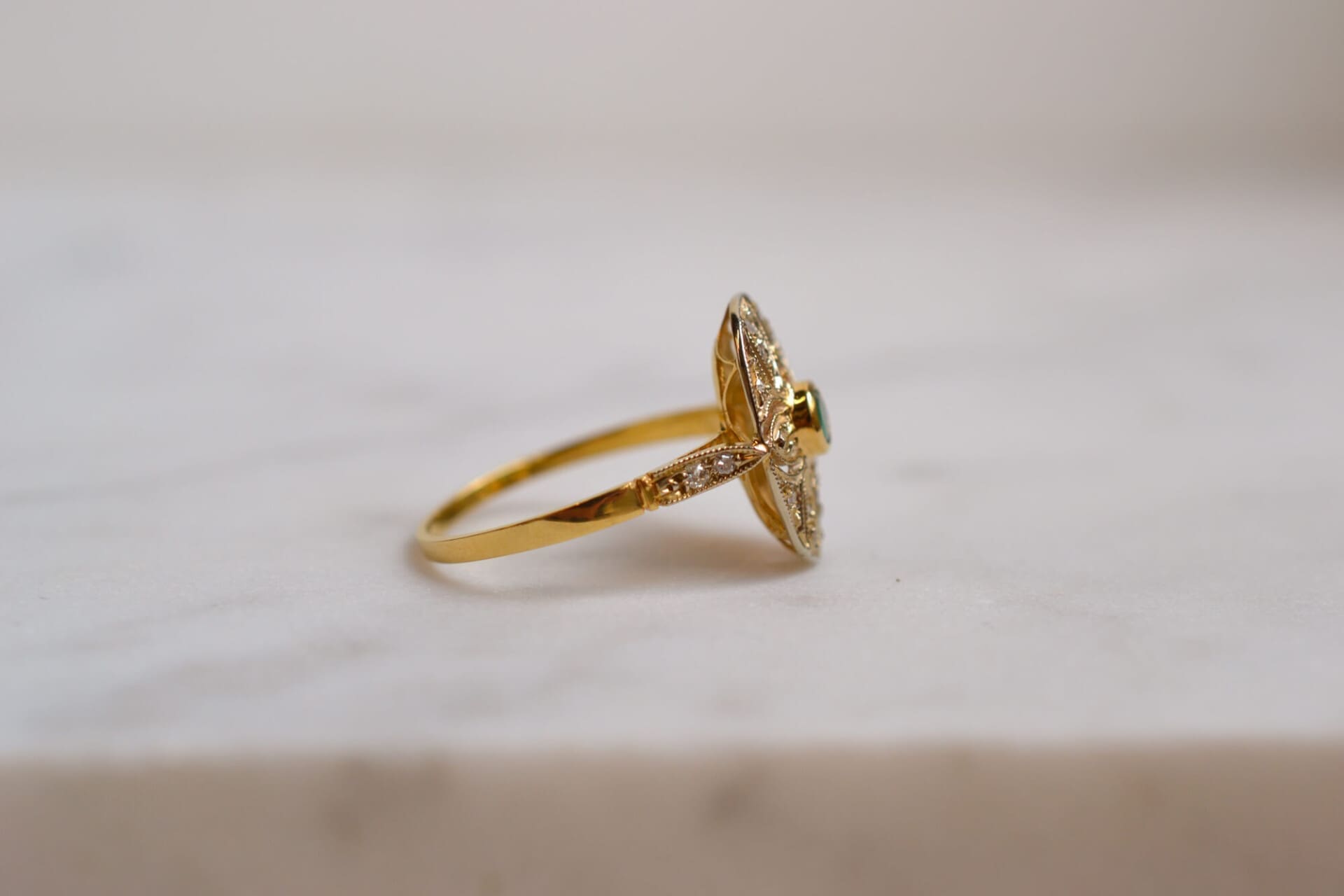 Bague ovale 2 Ors Émeraude et Diamants