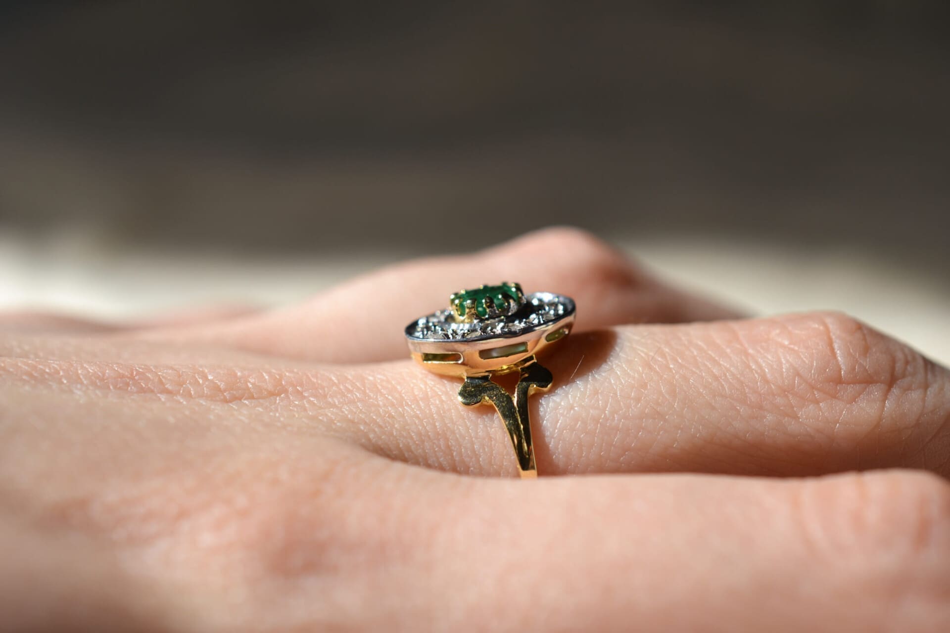 Bague ovale 2 Ors Émeraude et Diamants