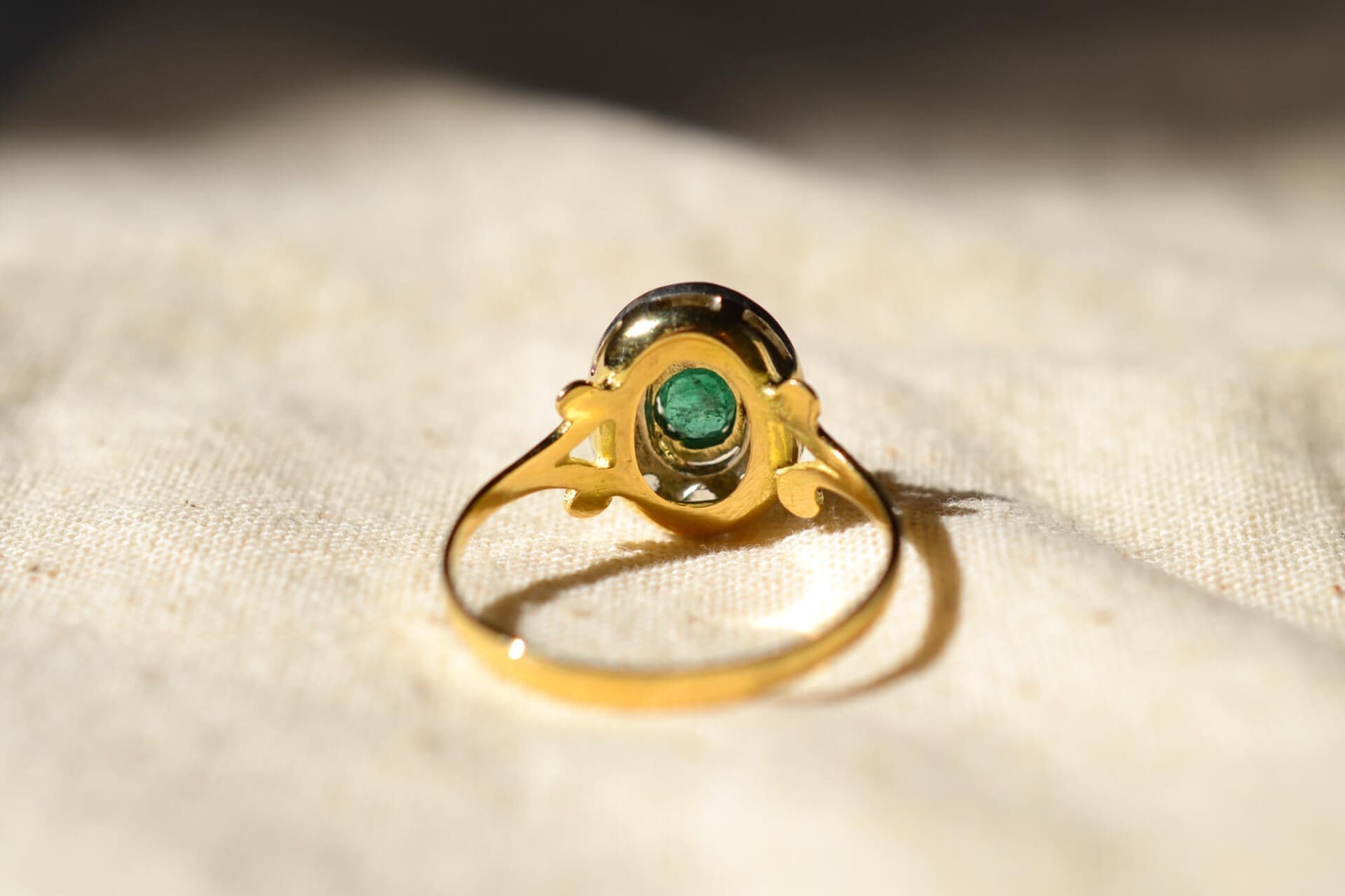 Bague ovale 2 Ors Émeraude et Diamants