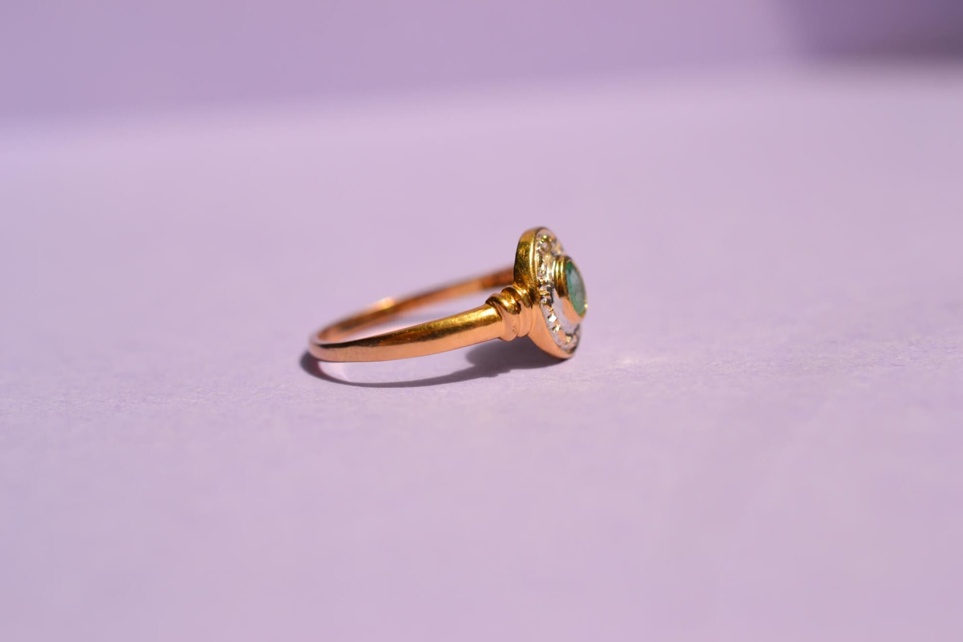 Bague ovale Émeraude et Diamants