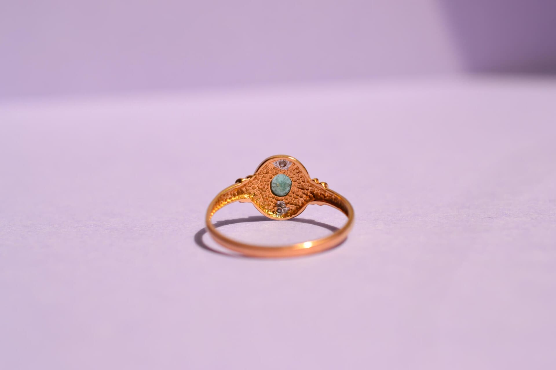 Bague ovale Émeraude et Diamants