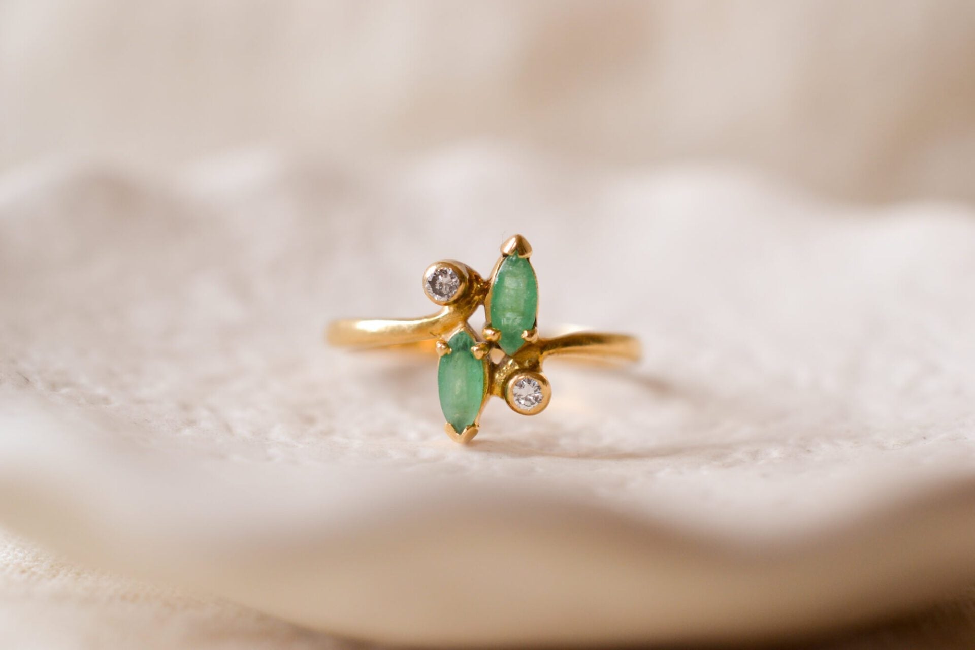 Bague papillon Emeraudes et Diamants