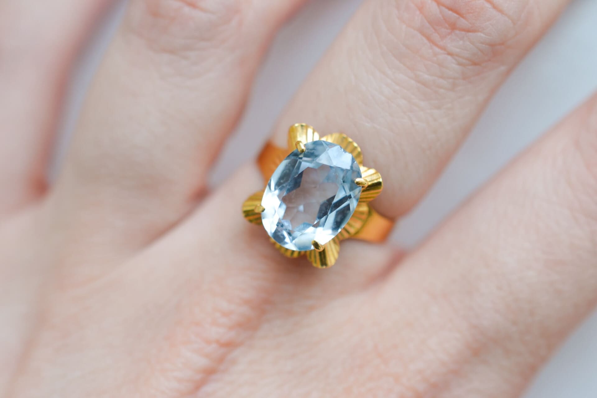 Bague pierre bleue ciel ovale