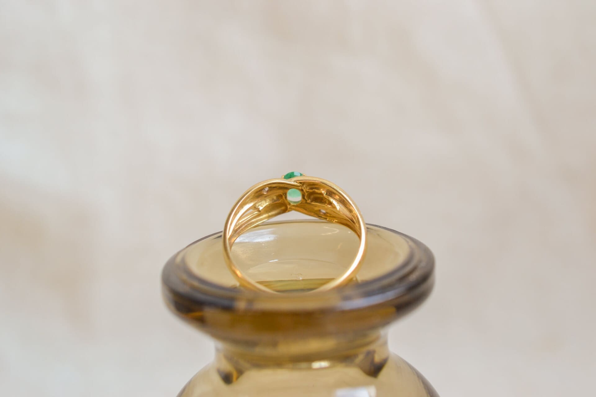 Bague rubans Émeraude et Diamants