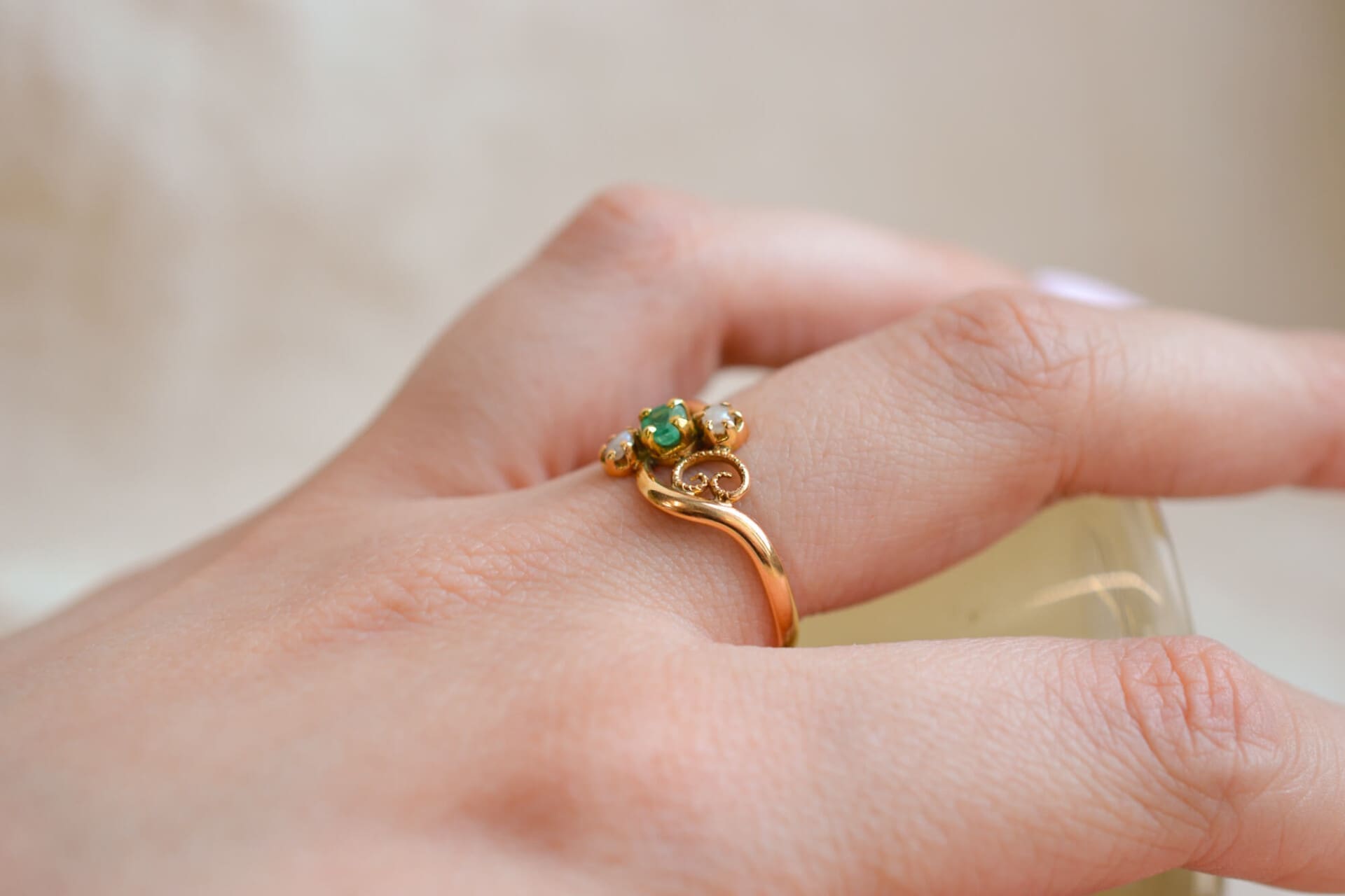 Bague style Art Nouveau Perles et Émeraude