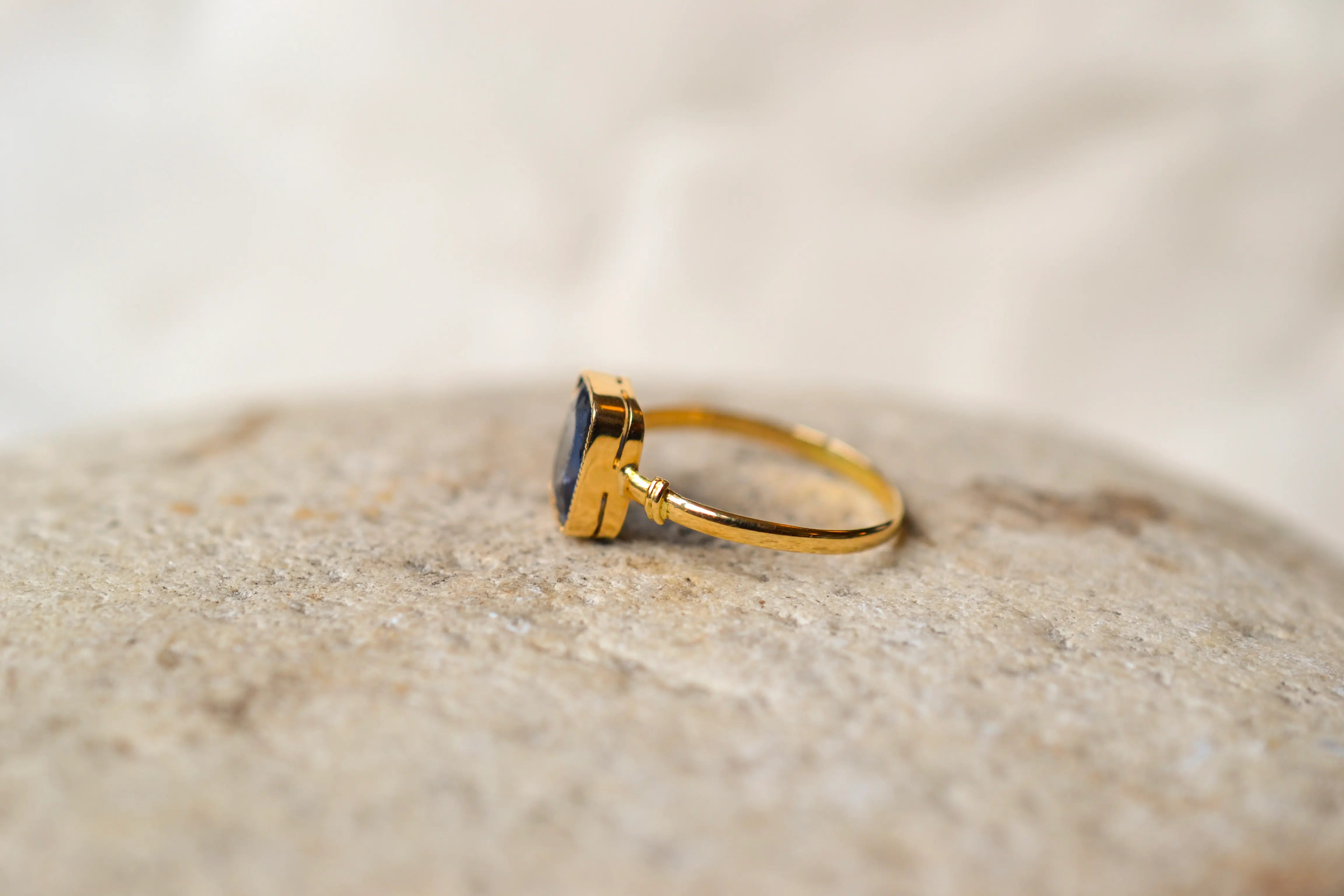 Bague pierre bleue rectangulaire
