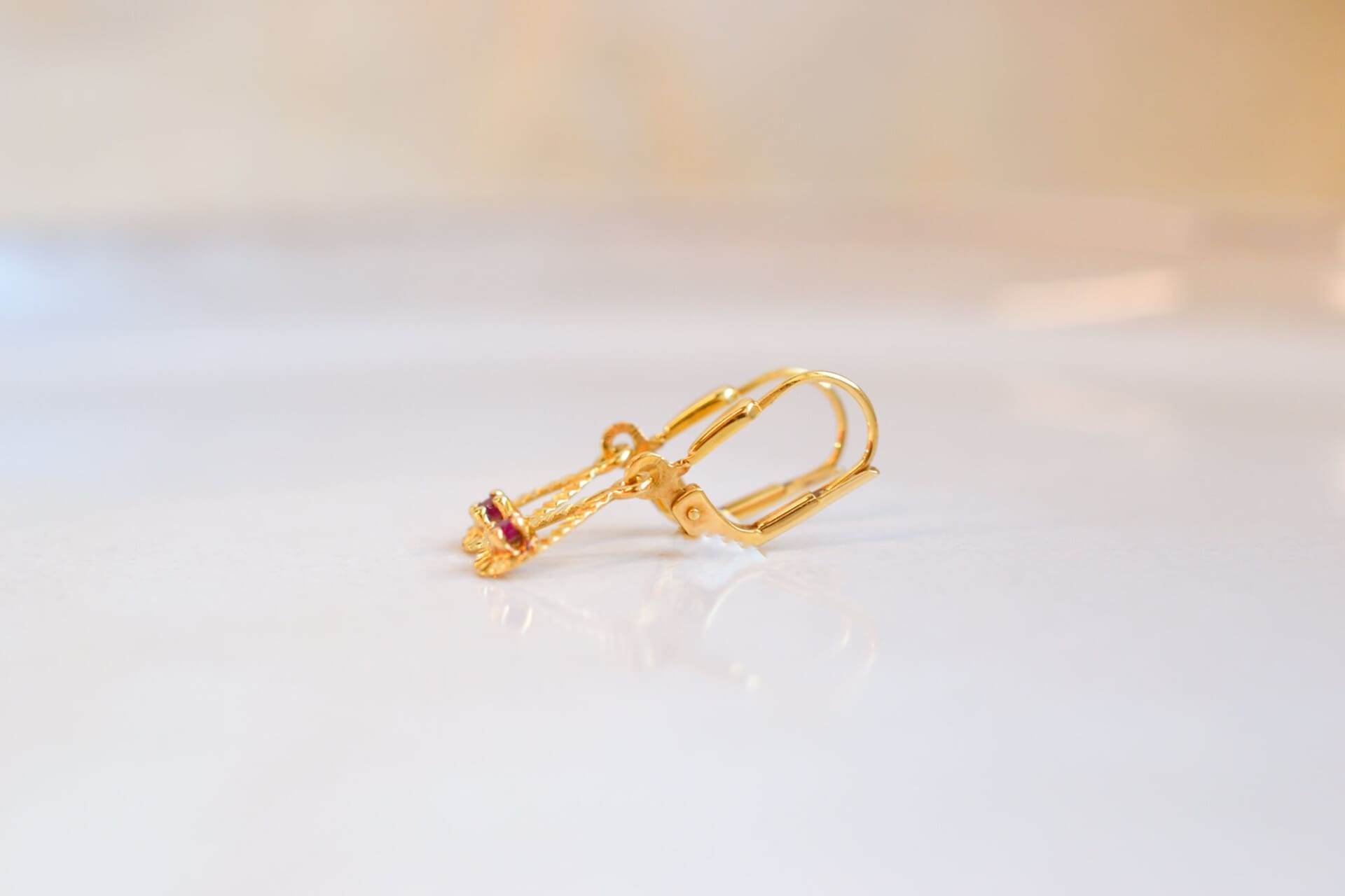 Pendants d'oreilles gouttes striées Rubis