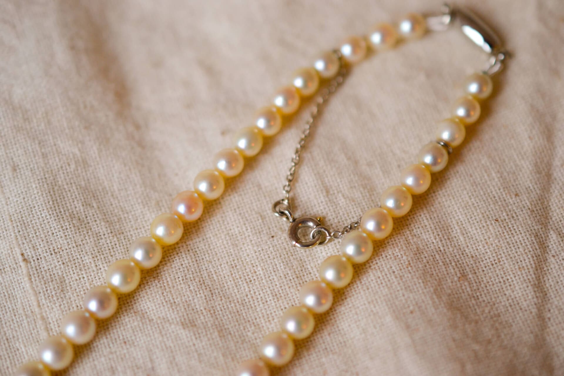 Collier de Perles chaînette de sécurité