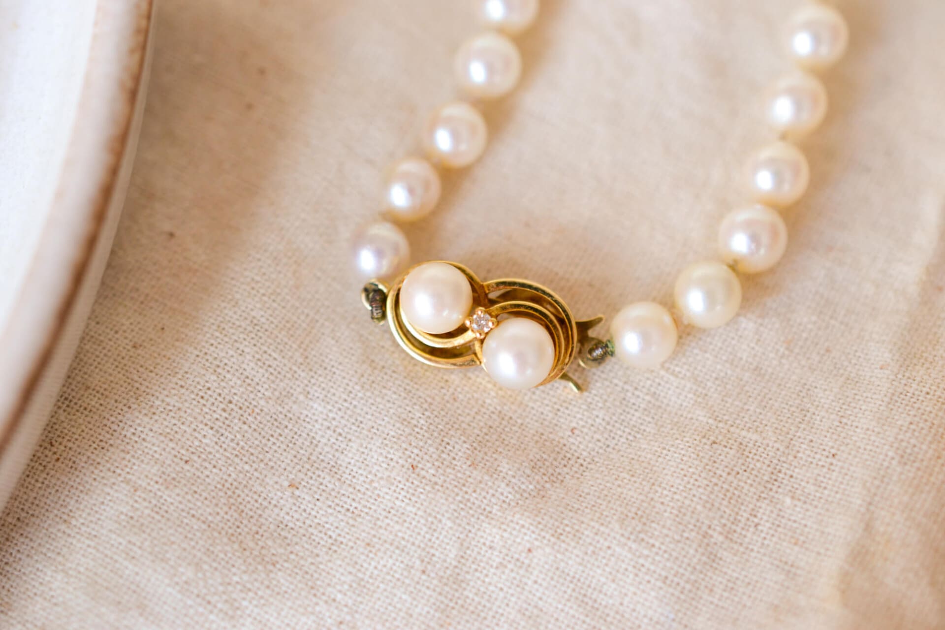 Collier de Perles fermoir serti Diamant