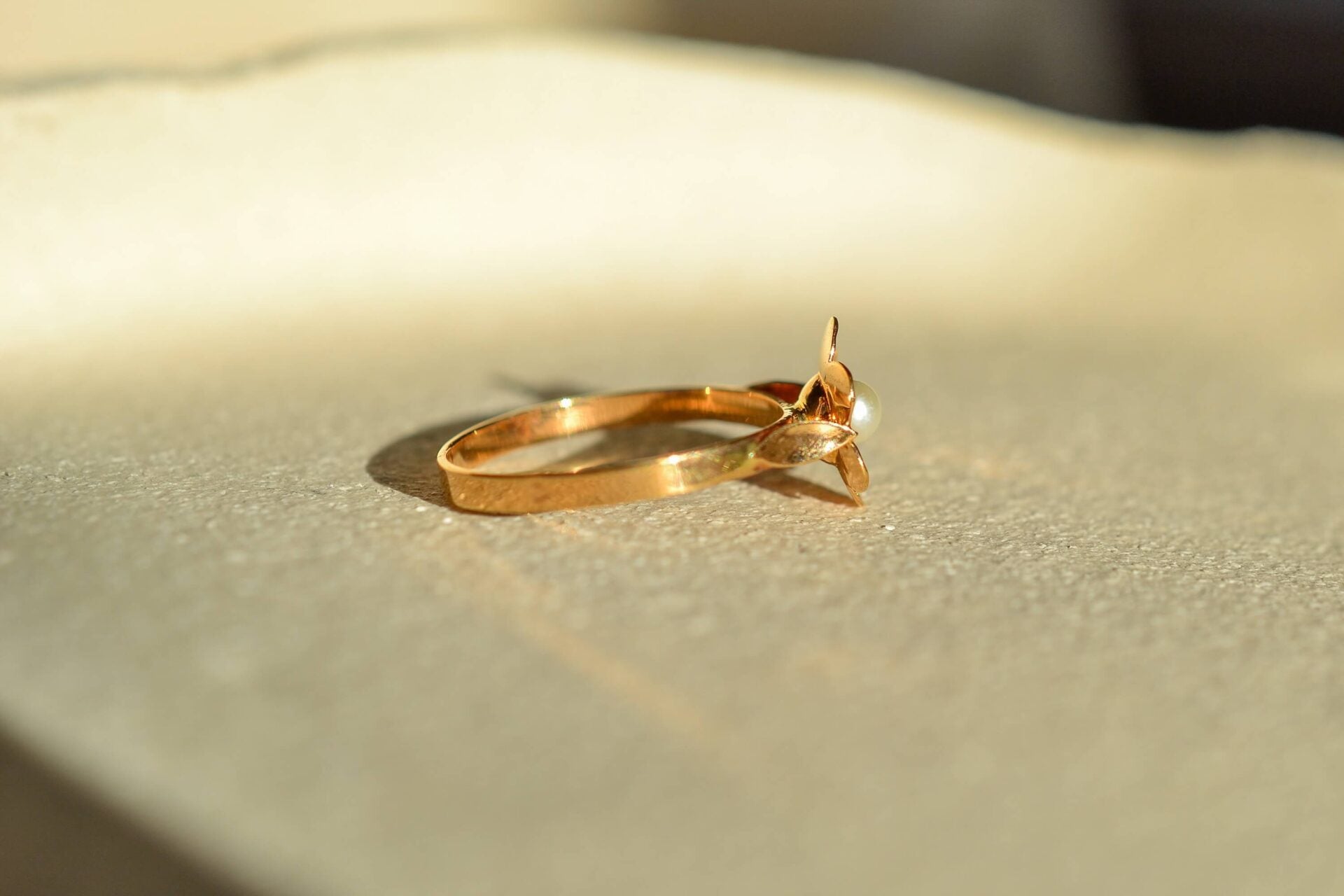 Bague Solitaire Perle fleur striée