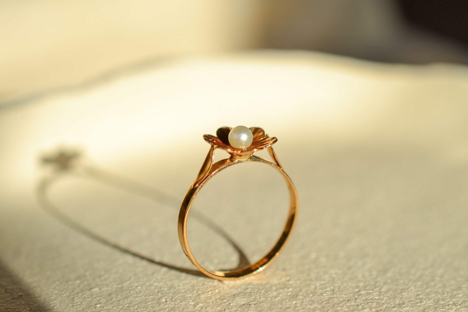Bague Solitaire Perle fleur striée