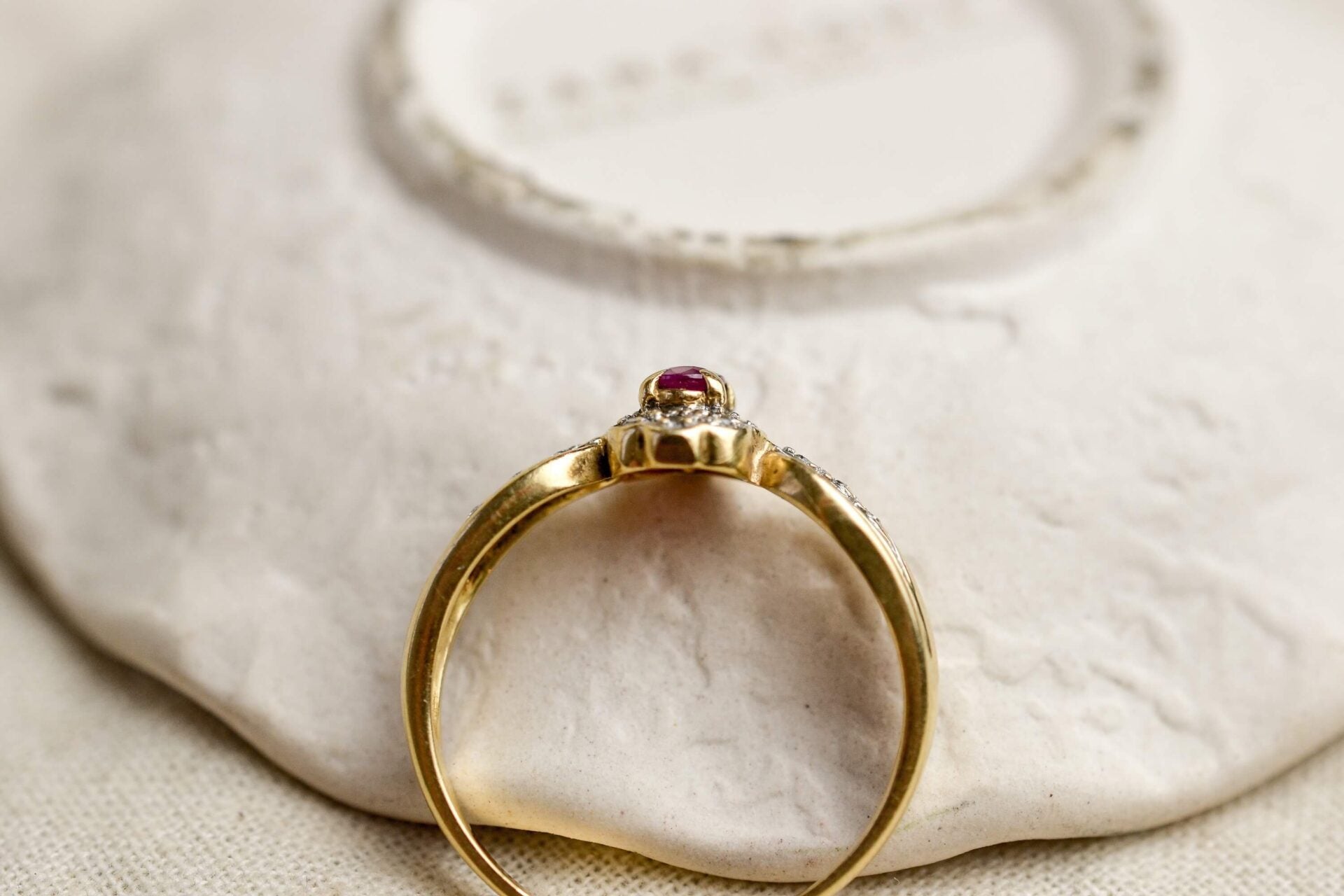 Bague ajourée Rubis Diamants