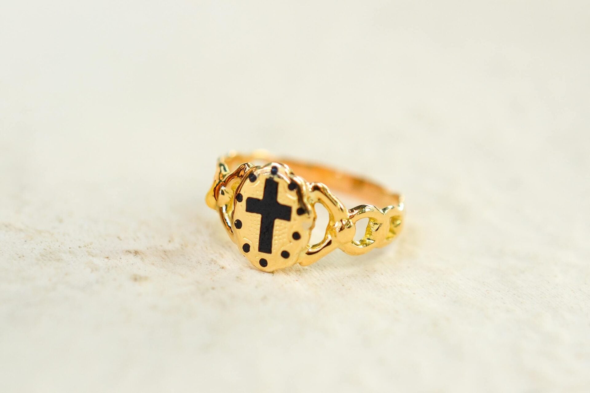 Bague de sentiment à motifs émail "Croix latine"
