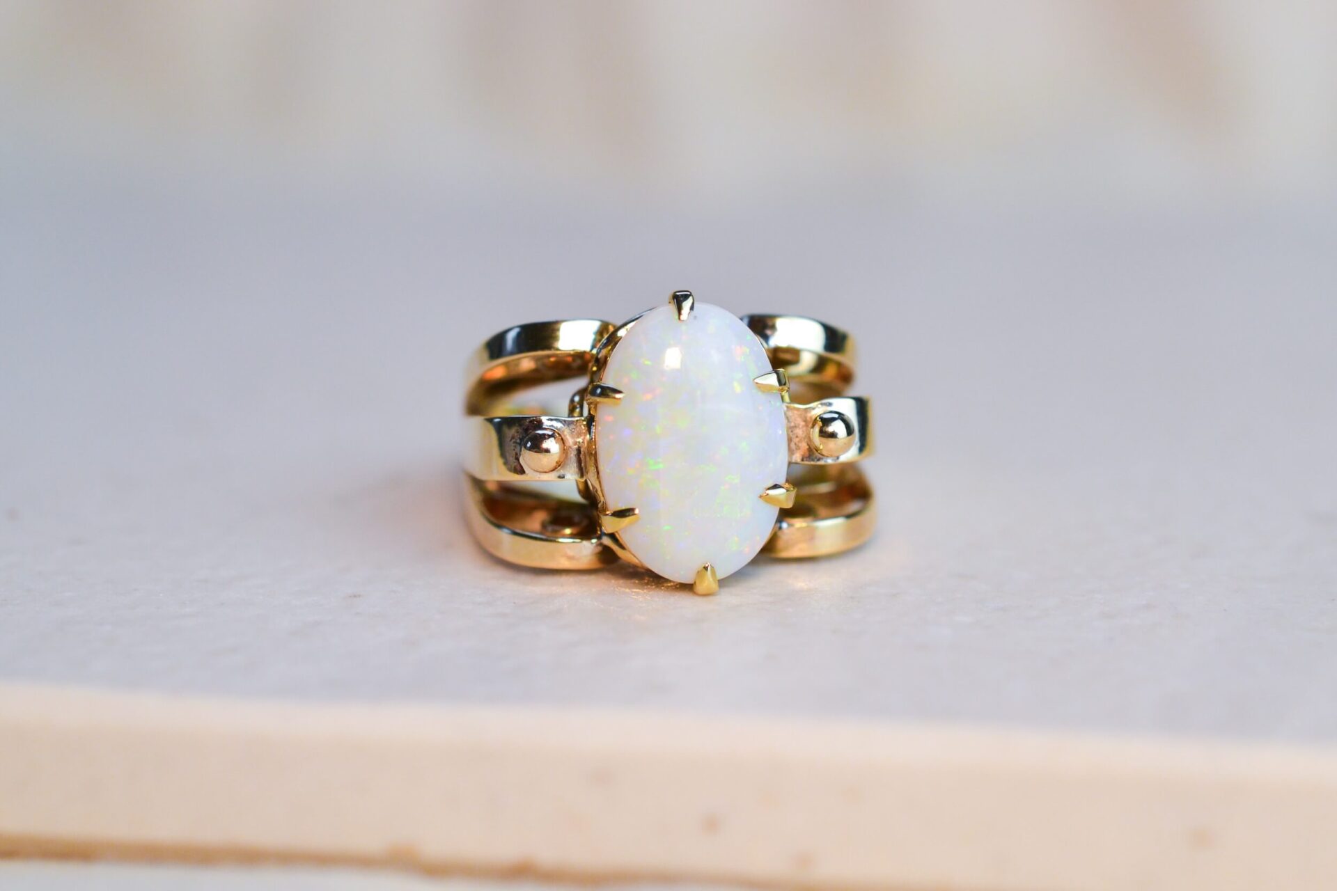 Bague Opale cabochon Or jaune