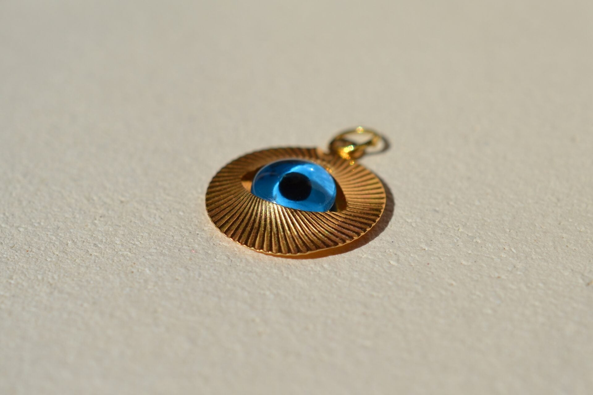 Pendentif oeil protecteur
