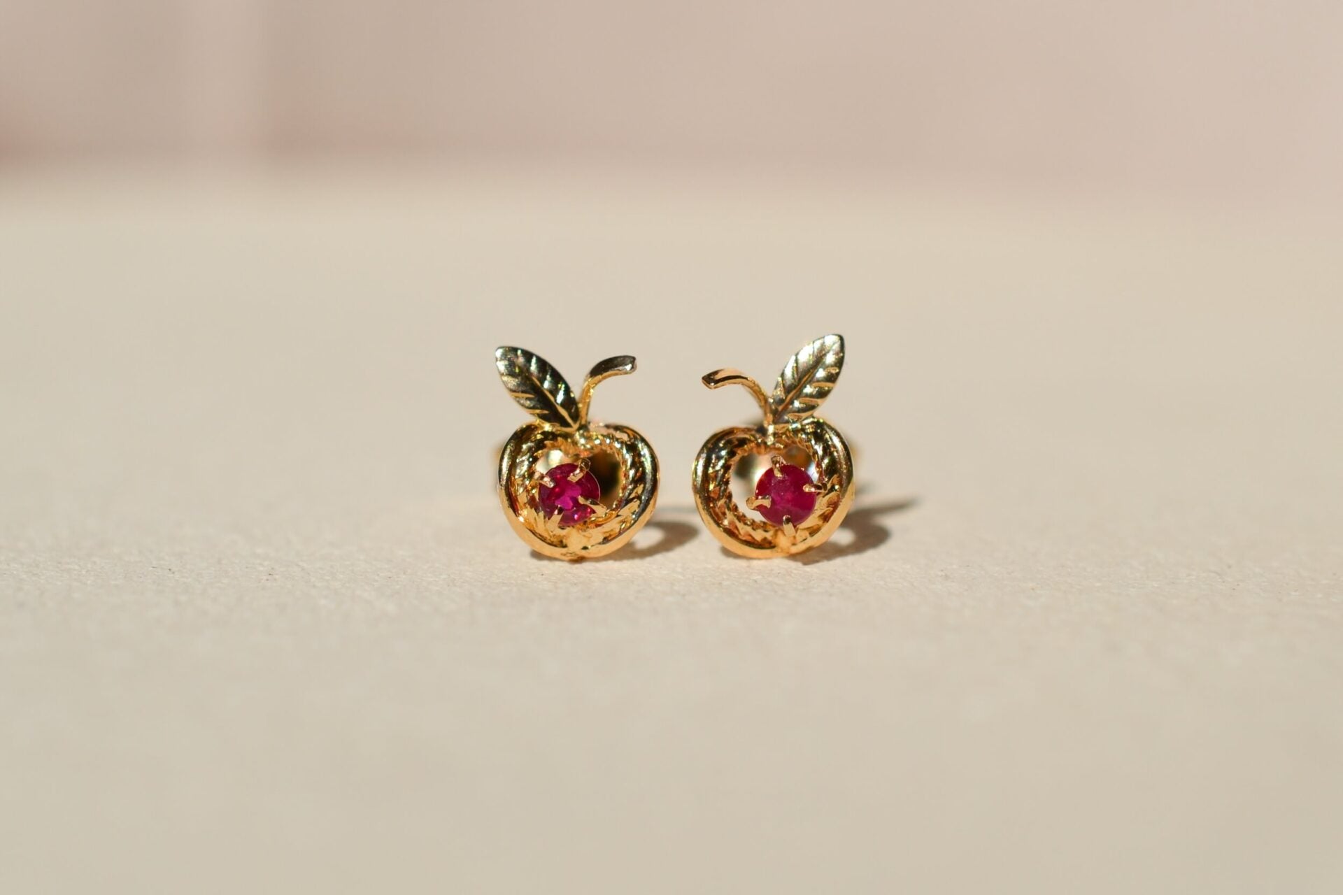 Puces d'Oreilles Pommes Rubis