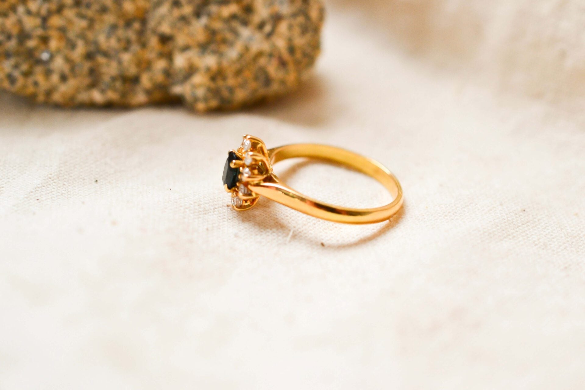 Bague Marguerite Or jaune et Saphir