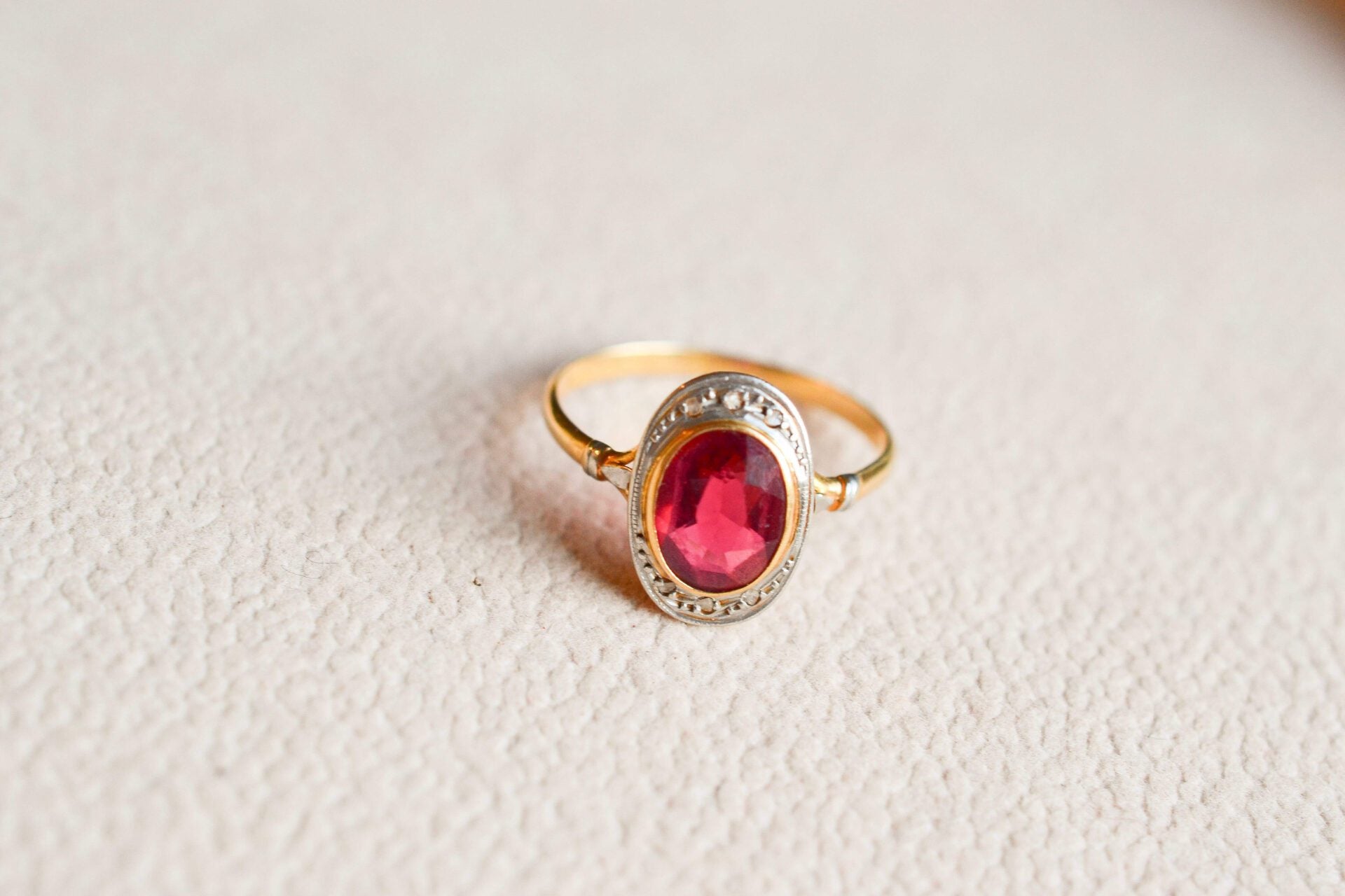 Bague Art Déco Doublet Grenat-Verre Rouge