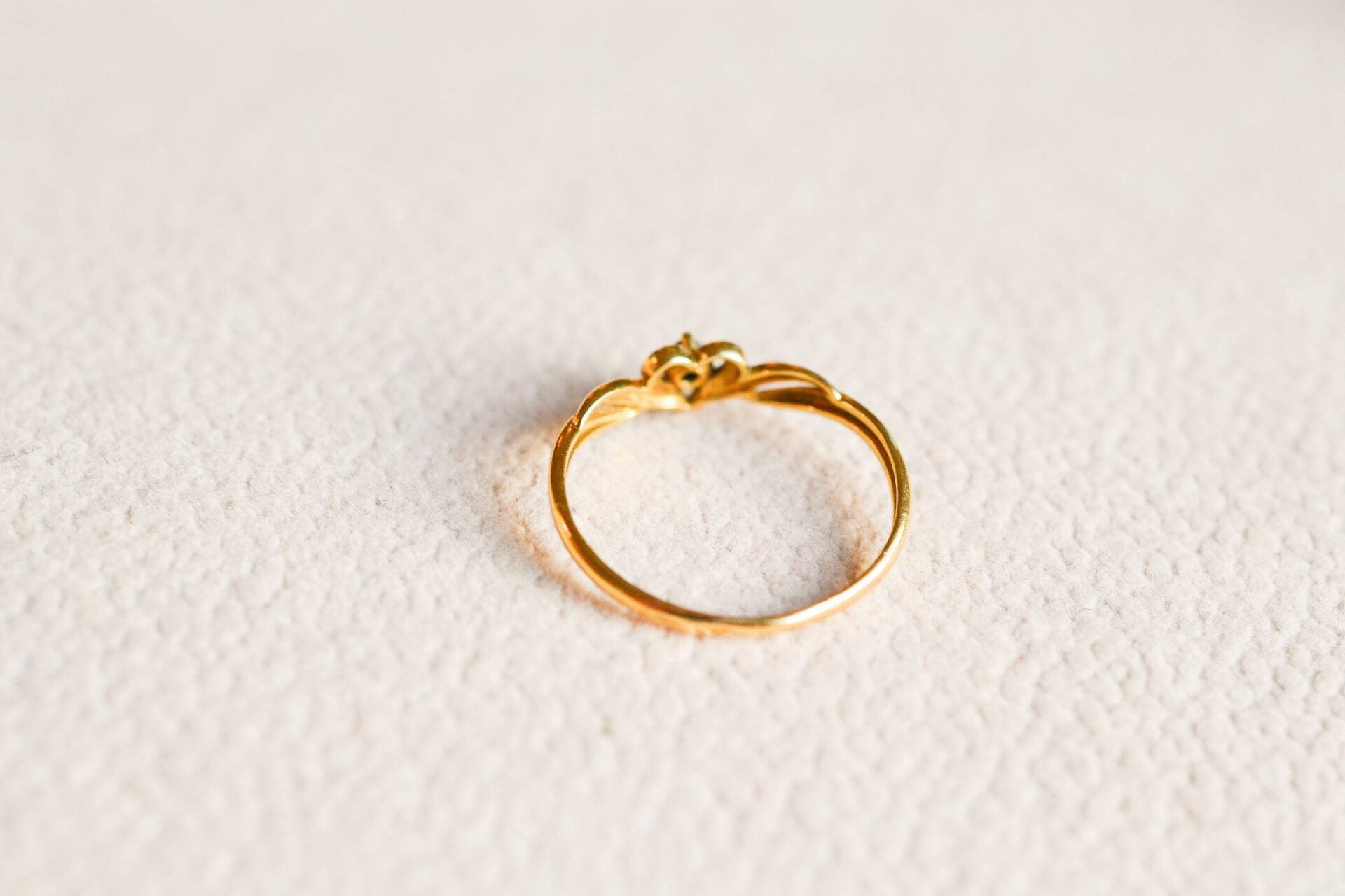 Bague Saphir cœur et volutes