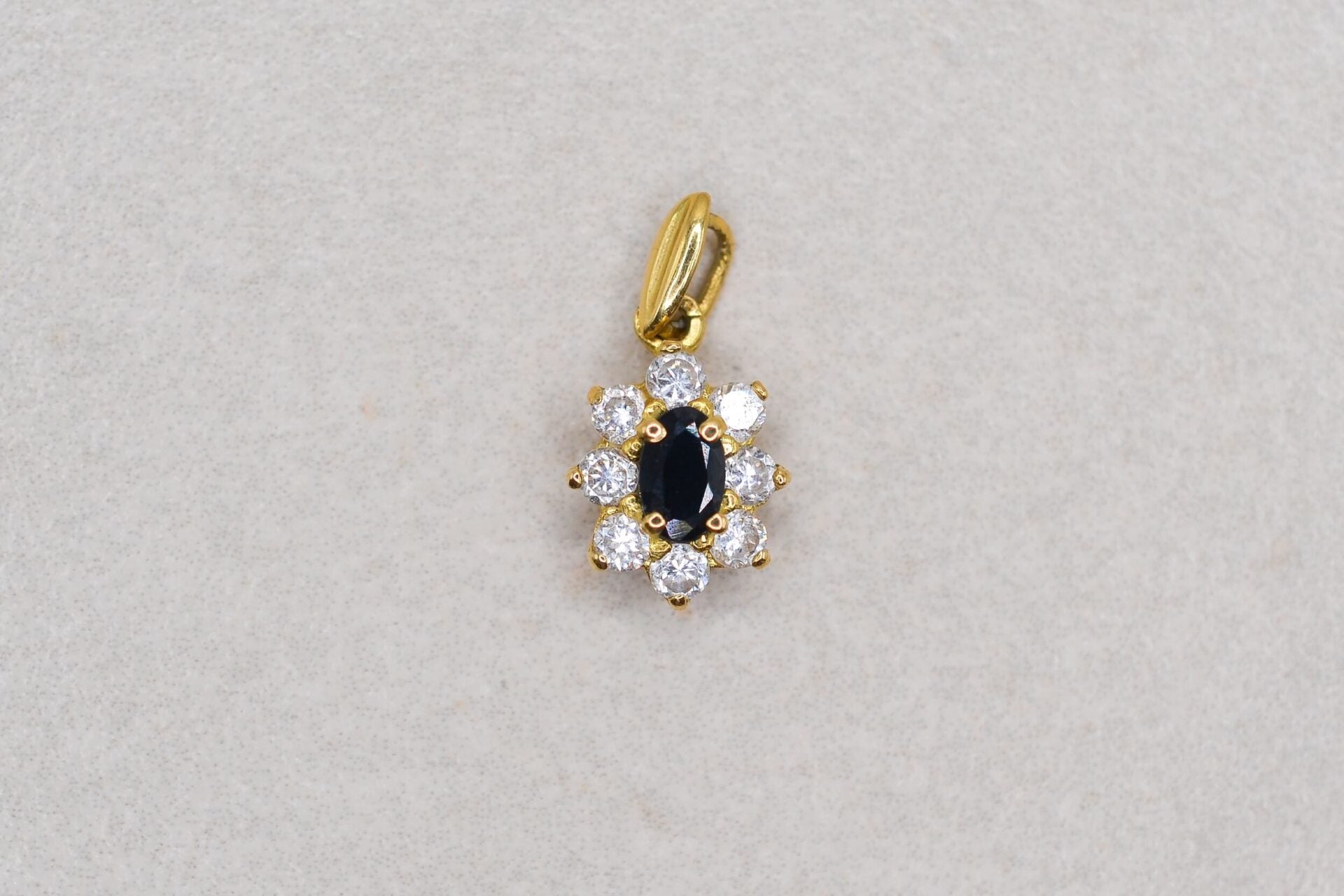 Pendentif Marguerite Saphir Oxydes