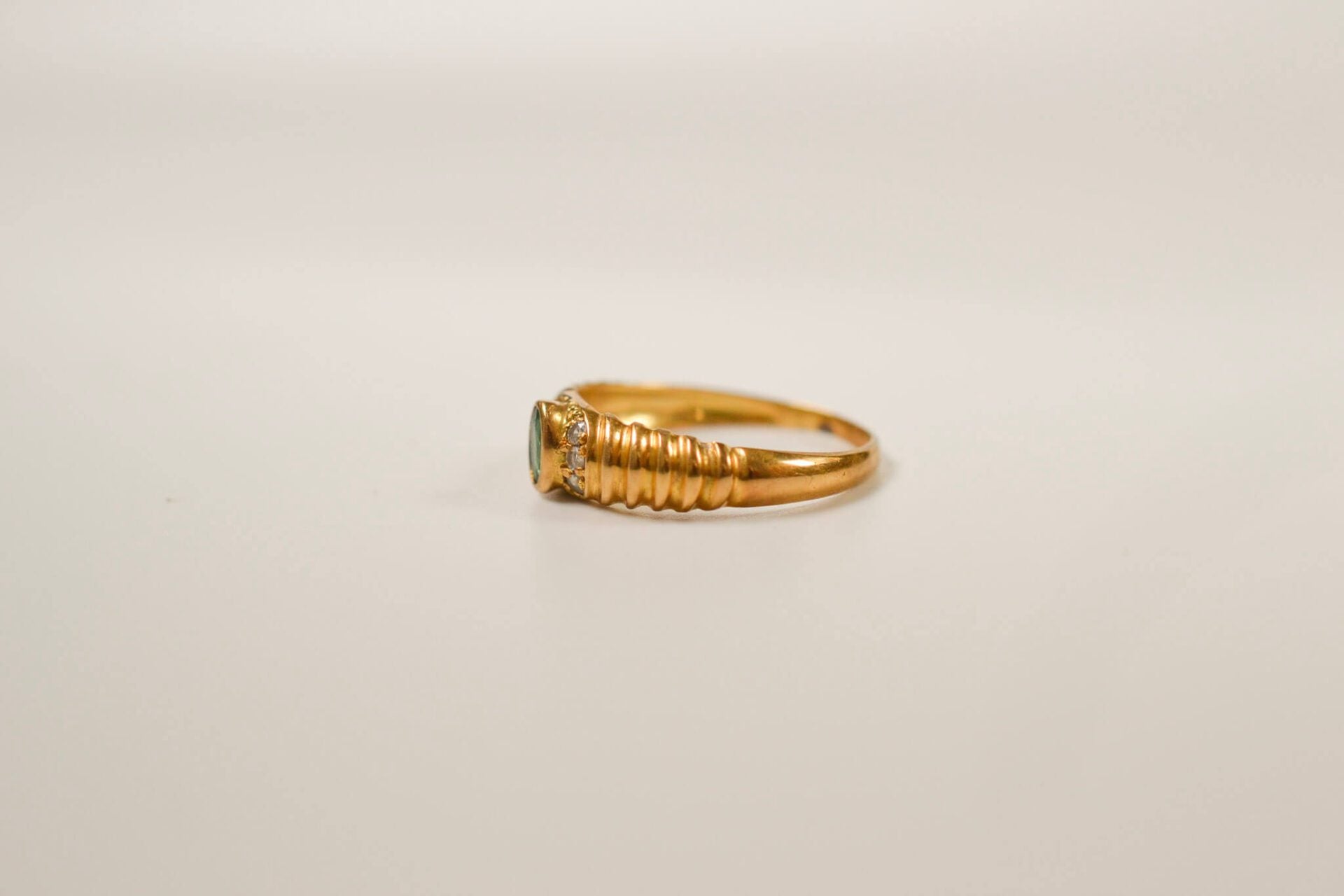 Bague Jonc Émeraude