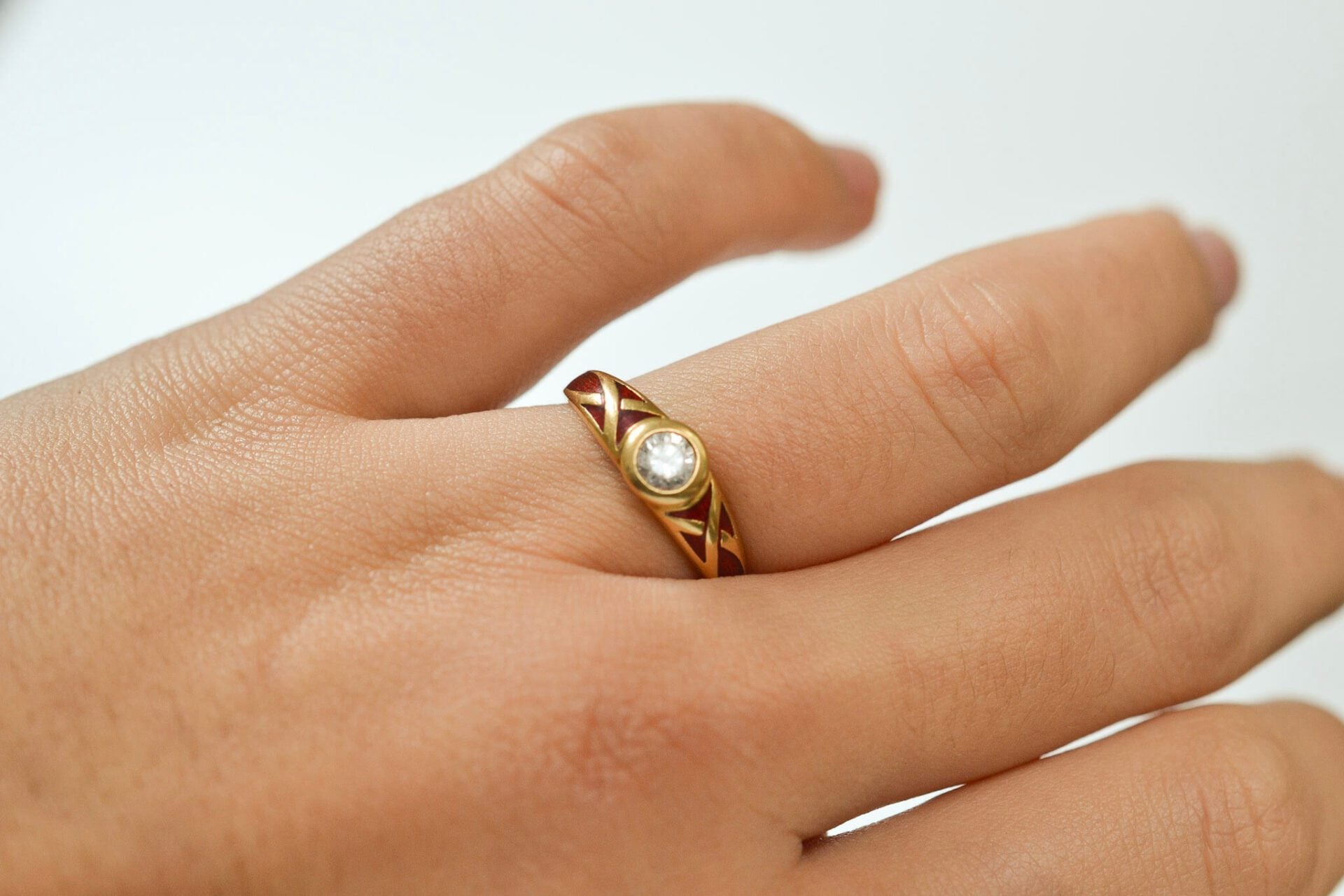 Bague jonc oxyde et émail rouge guilloché