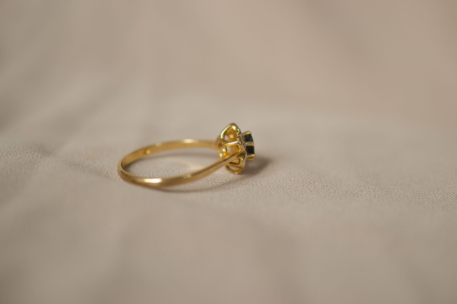 Bague Fleur Saphir et Diamants