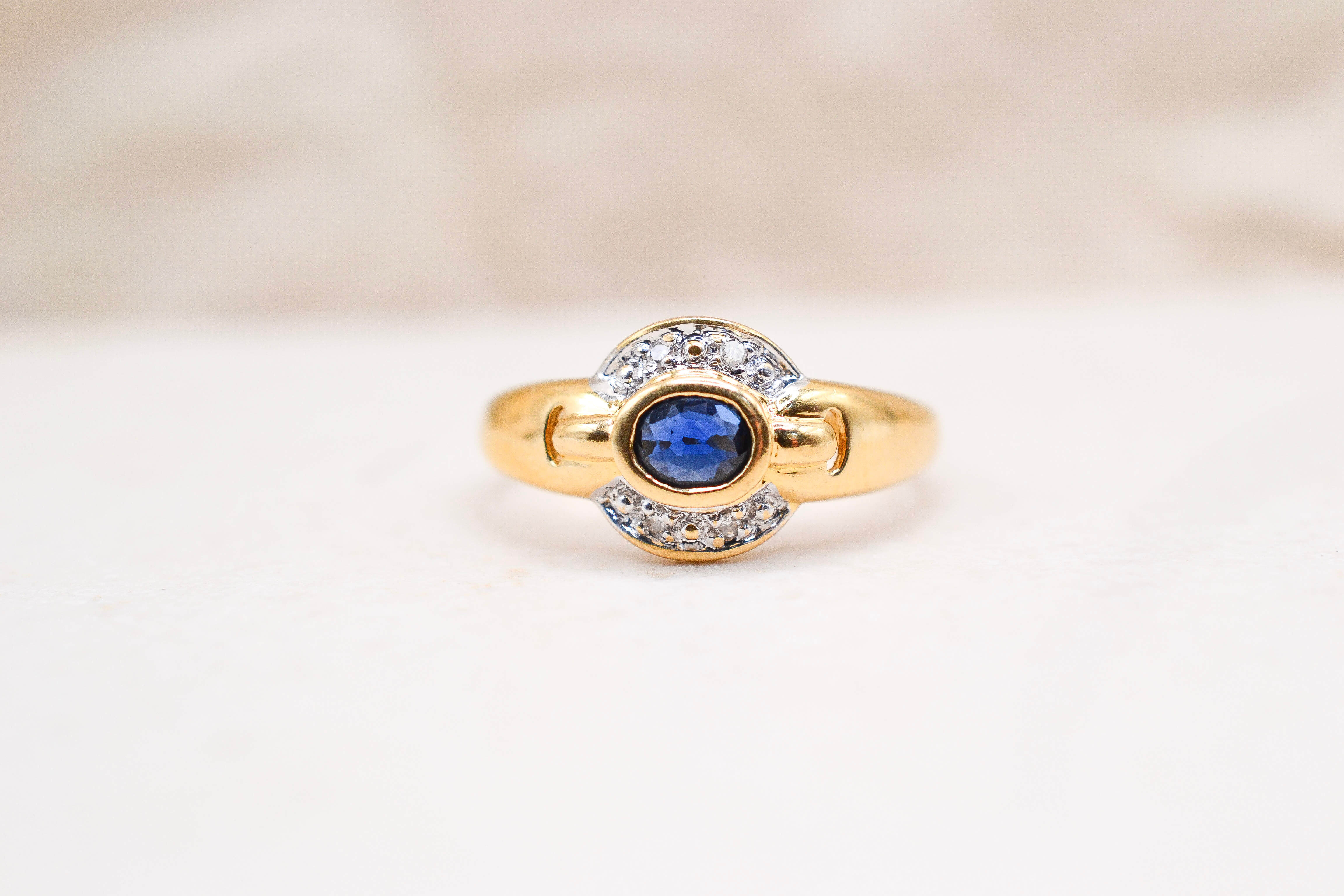Bague Saphir Serti Clos & Diamants